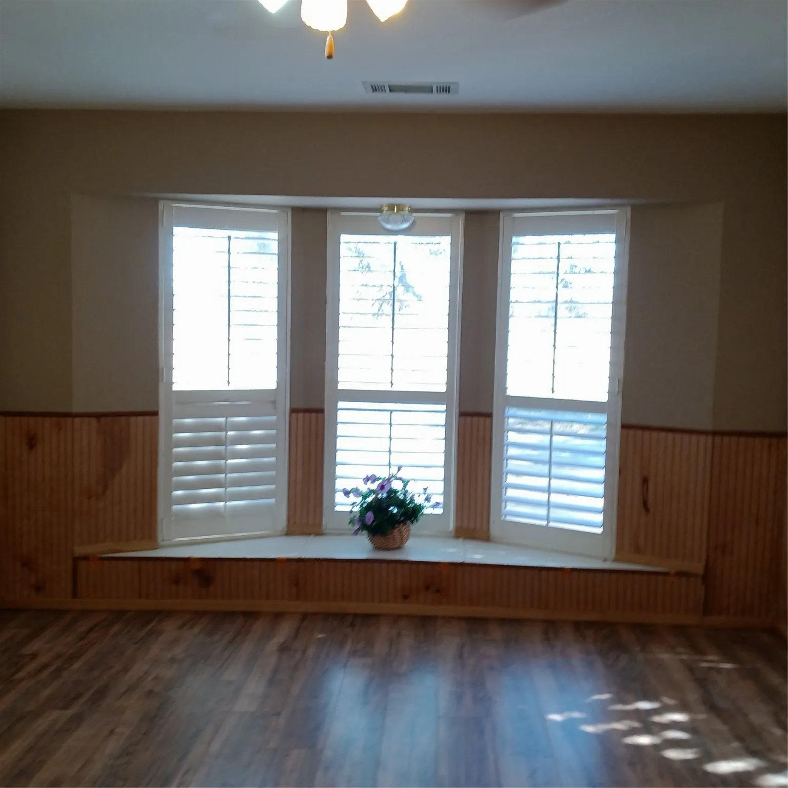 Single Family Residence For Rent in Collin County , 2030 Milrany Lane, Melissa, Texas 75454, 3 Bedroom, 3 Bathroom, Garage spaces, 1,939 Sqft, built in 1982, Preowned, mls#21073396, Real Estate Agent in Melissa, Homes For Rent in Collin county, Homes For Rent in Melissa, Realtor in Melissa Texas, Real Estate Brokerage Independent Realty Texas, Luminita Cordes Realtor