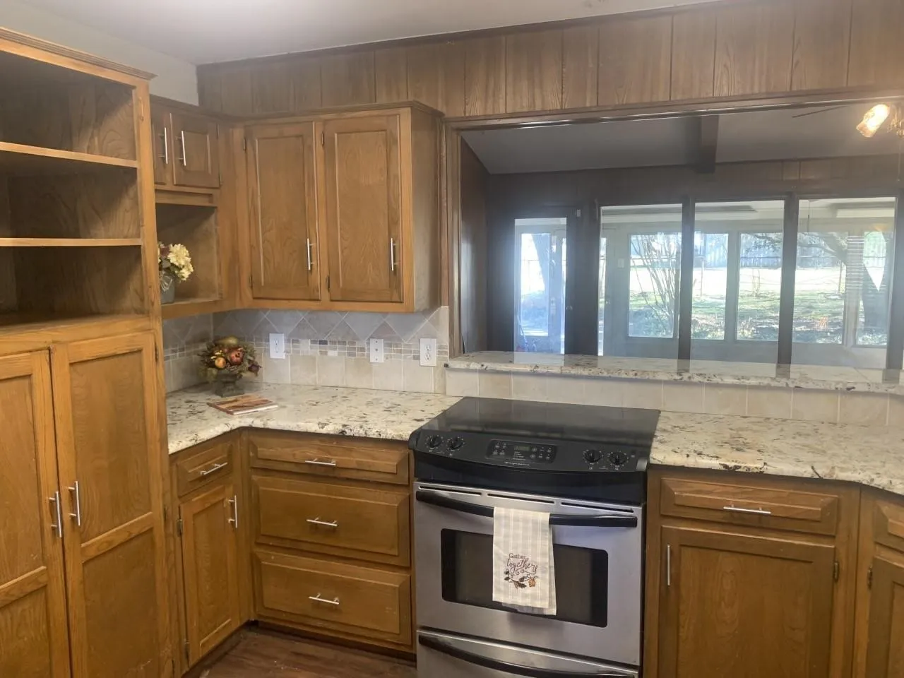 Single Family Residence For Rent in Collin County , 2030 Milrany Lane, Melissa, Texas 75454, 3 Bedroom, 3 Bathroom, Garage spaces, 1,939 Sqft, built in 1982, Preowned, mls#21073396, Real Estate Agent in Melissa, Homes For Rent in Collin county, Homes For Rent in Melissa, Realtor in Melissa Texas, Real Estate Brokerage Independent Realty Texas, Luminita Cordes Realtor