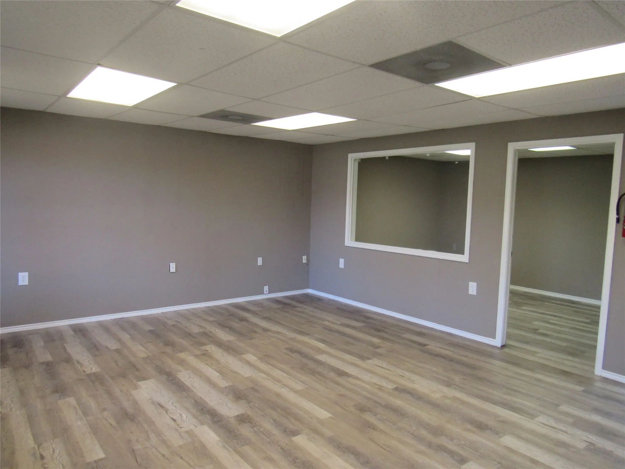 Office For Sale in Fannin County , 1802 N Center Street, Bonham, Texas 75418, 0, 0, Garage spaces, 0 Sqft, built in 1973, Preowned, mls#21068655, Real Estate Agent in Bonham, Homes For Sale in Fannin county, Homes For Sale in Bonham, Realtor in Bonham Texas, Real Estate Brokerage Independent Realty Texas, Luminita Cordes Realtor