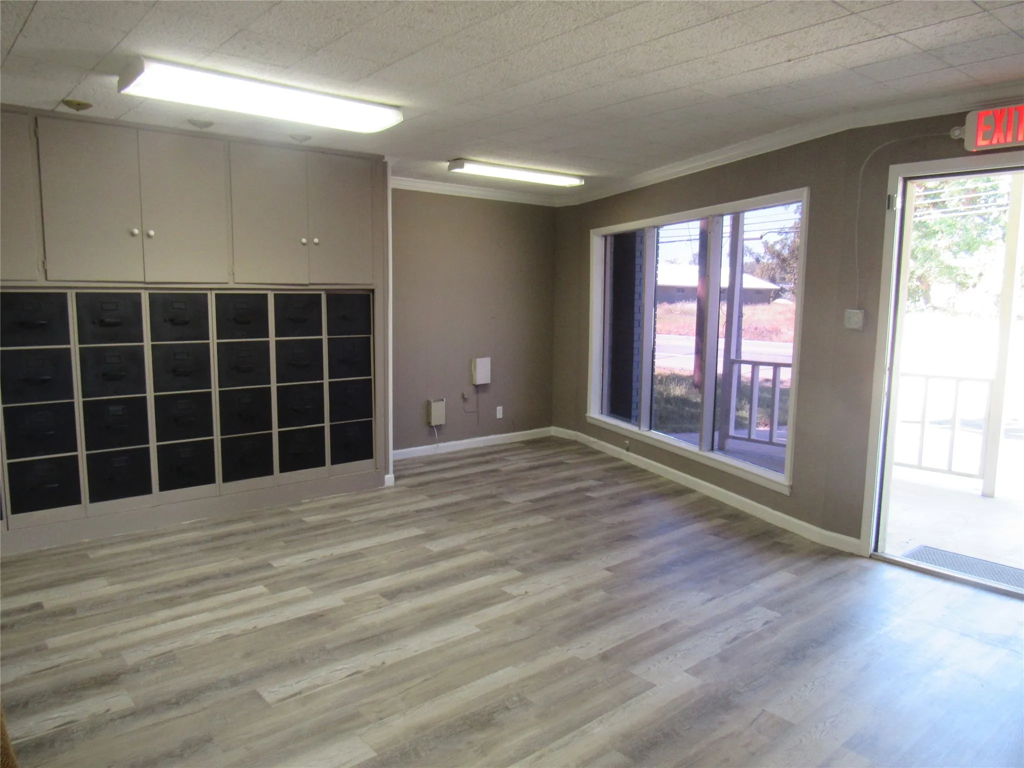 Office For Sale in Fannin County , 1802 N Center Street, Bonham, Texas 75418, 0, 0, Garage spaces, 0 Sqft, built in 1973, Preowned, mls#21068655, Real Estate Agent in Bonham, Homes For Sale in Fannin county, Homes For Sale in Bonham, Realtor in Bonham Texas, Real Estate Brokerage Independent Realty Texas, Luminita Cordes Realtor