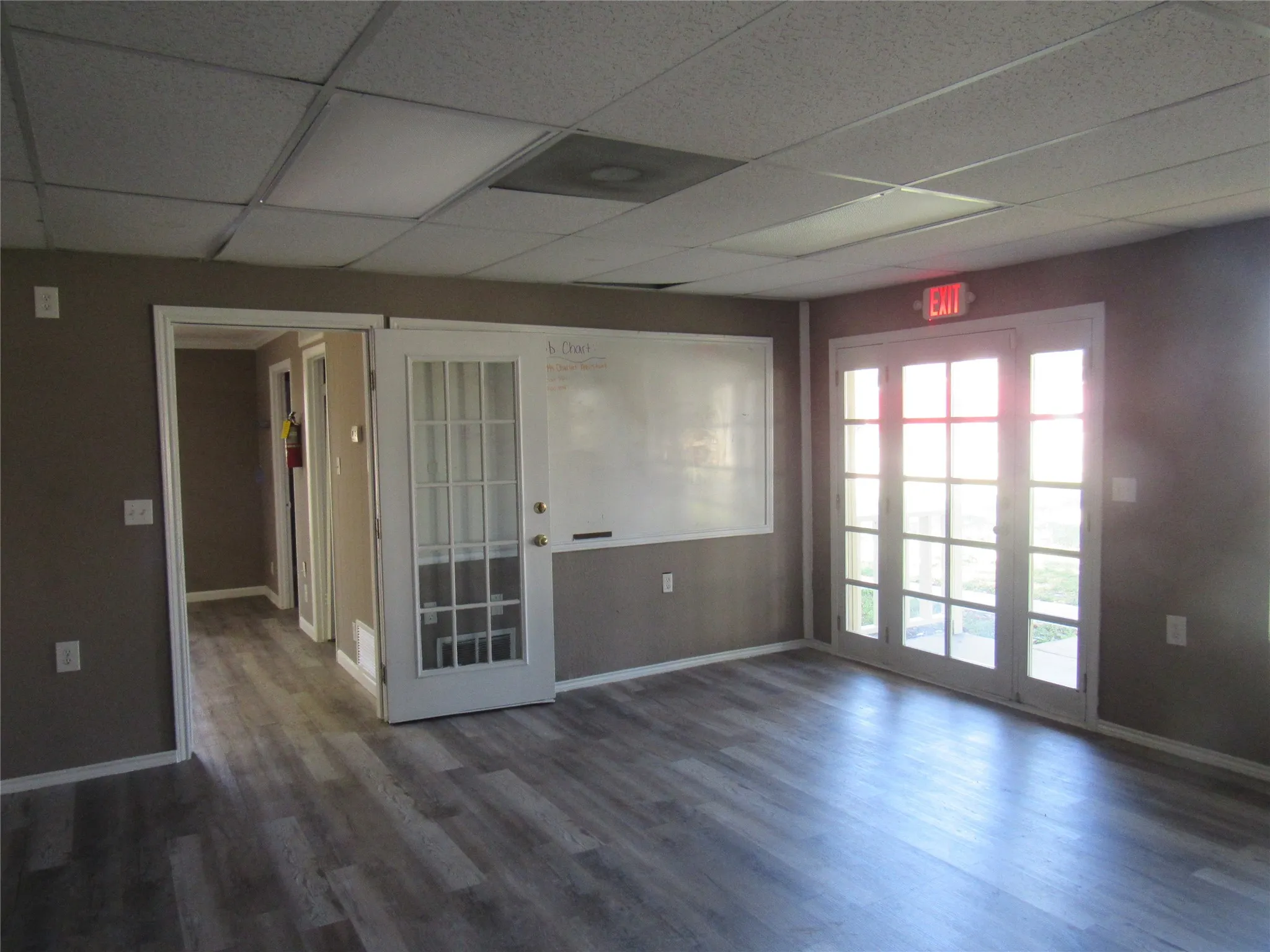 Office For Sale in Fannin County , 1802 N Center Street, Bonham, Texas 75418, 0, 0, Garage spaces, 0 Sqft, built in 1973, Preowned, mls#21068655, Real Estate Agent in Bonham, Homes For Sale in Fannin county, Homes For Sale in Bonham, Realtor in Bonham Texas, Real Estate Brokerage Independent Realty Texas, Luminita Cordes Realtor