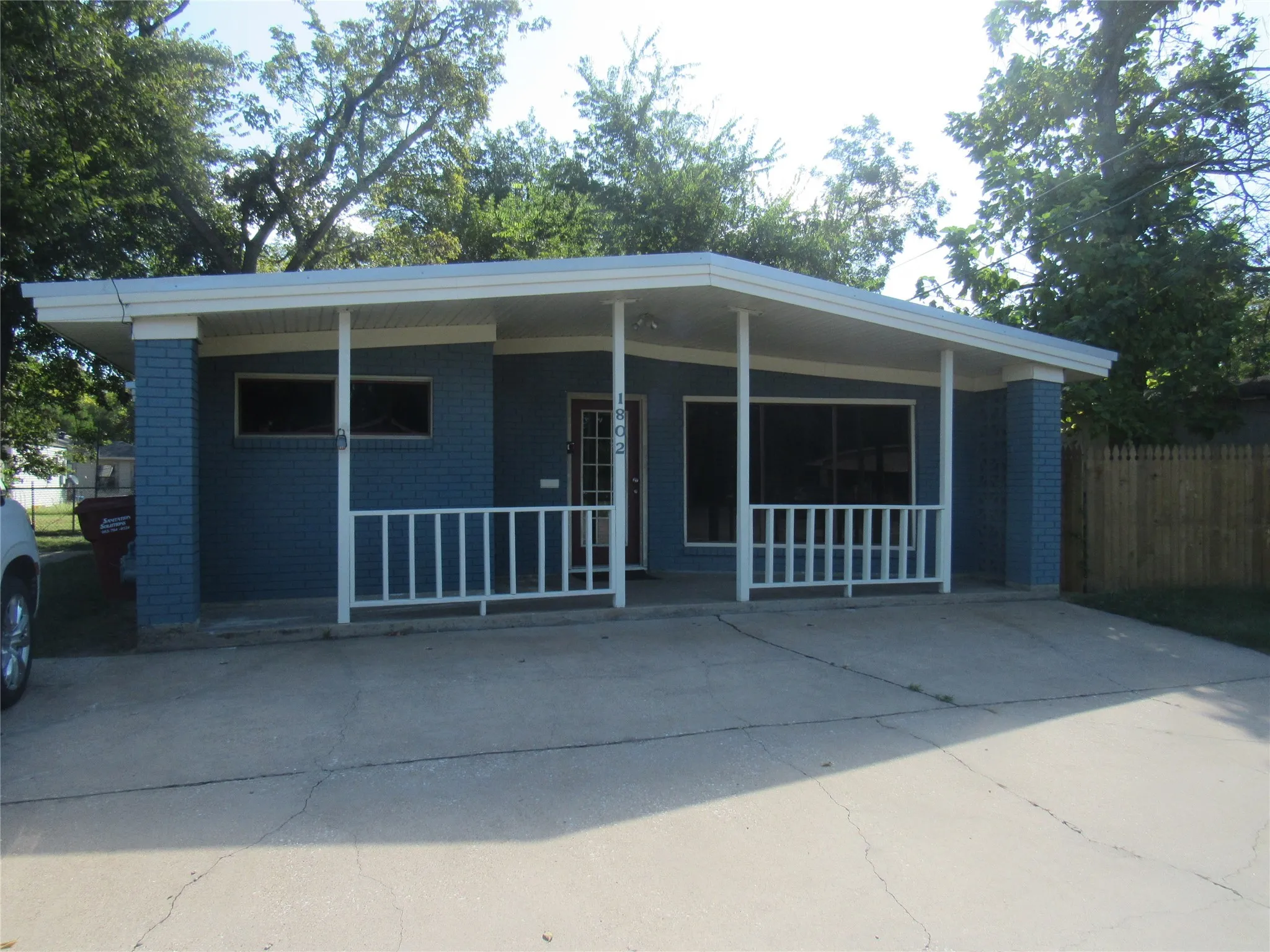 Office For Sale in Fannin County , 1802 N Center Street, Bonham, Texas 75418, 0, 0, Garage spaces, 0 Sqft, built in 1973, Preowned, mls#21068655, Real Estate Agent in Bonham, Homes For Sale in Fannin county, Homes For Sale in Bonham, Realtor in Bonham Texas, Real Estate Brokerage Independent Realty Texas, Luminita Cordes Realtor
