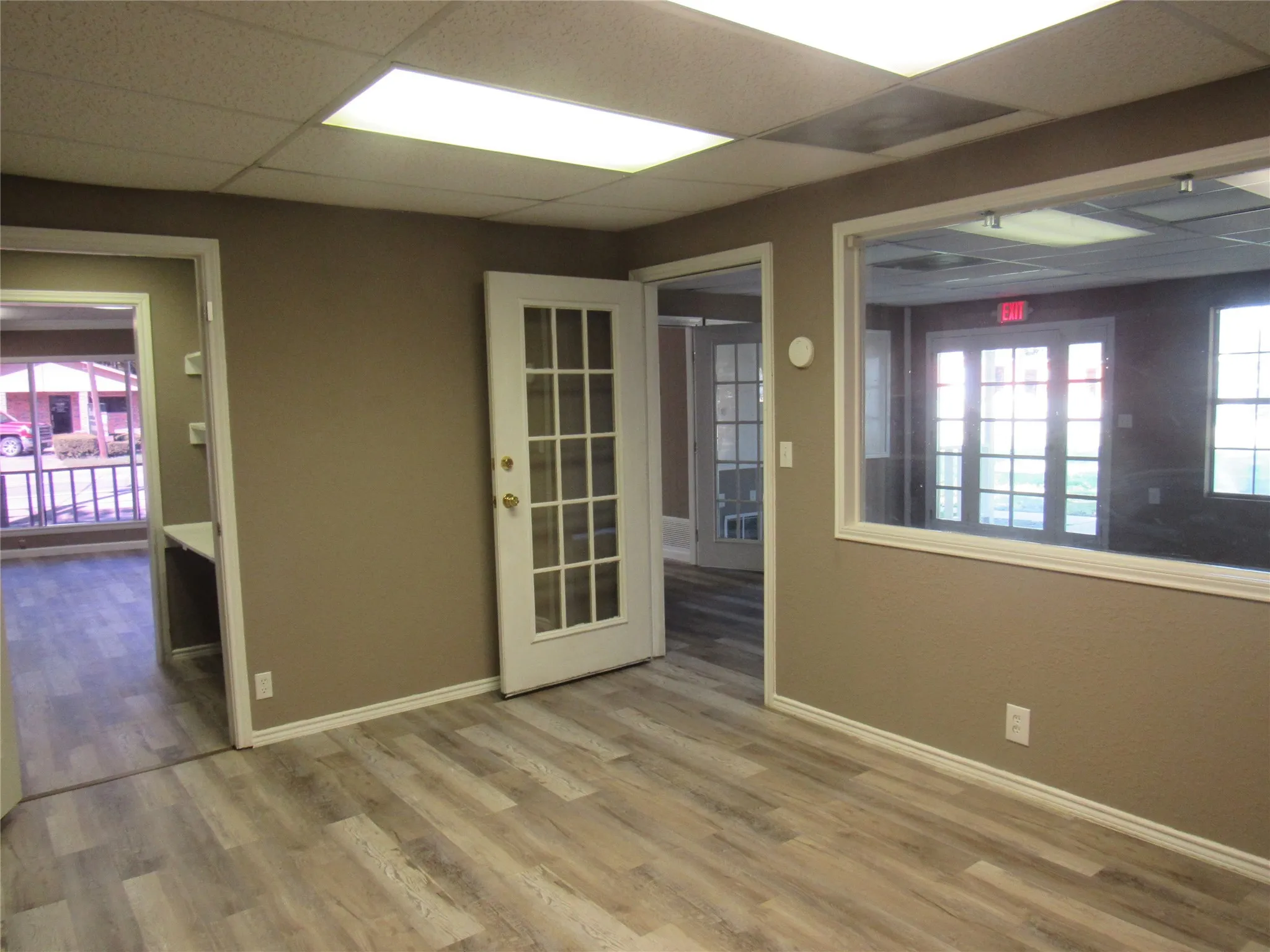 Office For Sale in Fannin County , 1802 N Center Street, Bonham, Texas 75418, 0, 0, Garage spaces, 0 Sqft, built in 1973, Preowned, mls#21068655, Real Estate Agent in Bonham, Homes For Sale in Fannin county, Homes For Sale in Bonham, Realtor in Bonham Texas, Real Estate Brokerage Independent Realty Texas, Luminita Cordes Realtor