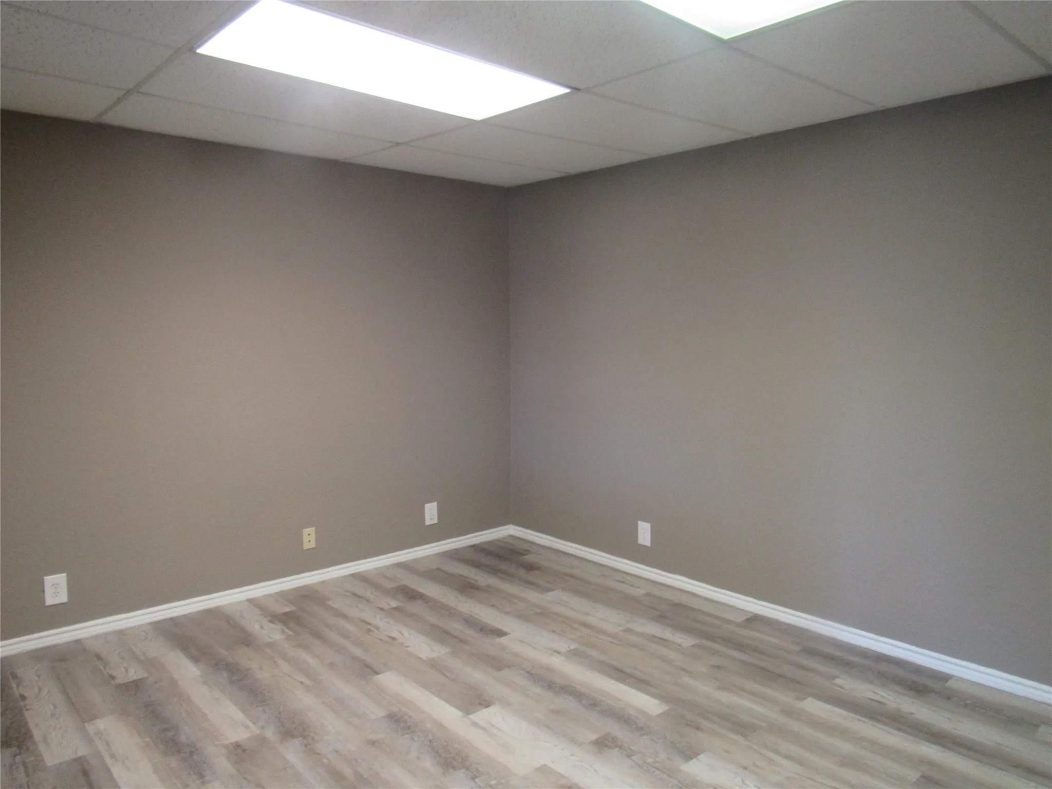 Office For Sale in Fannin County , 1802 N Center Street, Bonham, Texas 75418, 0, 0, Garage spaces, 0 Sqft, built in 1973, Preowned, mls#21068655, Real Estate Agent in Bonham, Homes For Sale in Fannin county, Homes For Sale in Bonham, Realtor in Bonham Texas, Real Estate Brokerage Independent Realty Texas, Luminita Cordes Realtor