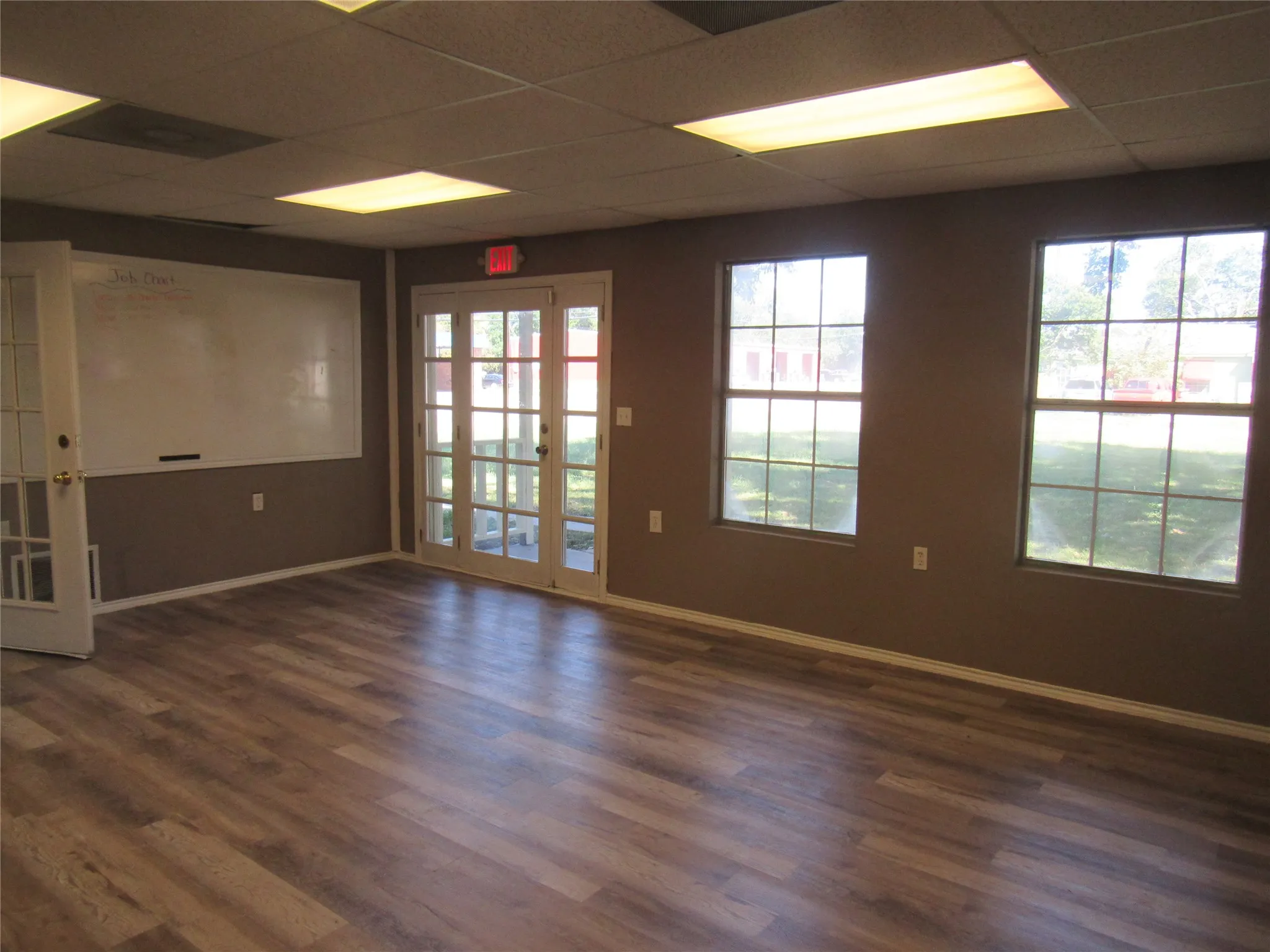 Office For Sale in Fannin County , 1802 N Center Street, Bonham, Texas 75418, 0, 0, Garage spaces, 0 Sqft, built in 1973, Preowned, mls#21068655, Real Estate Agent in Bonham, Homes For Sale in Fannin county, Homes For Sale in Bonham, Realtor in Bonham Texas, Real Estate Brokerage Independent Realty Texas, Luminita Cordes Realtor