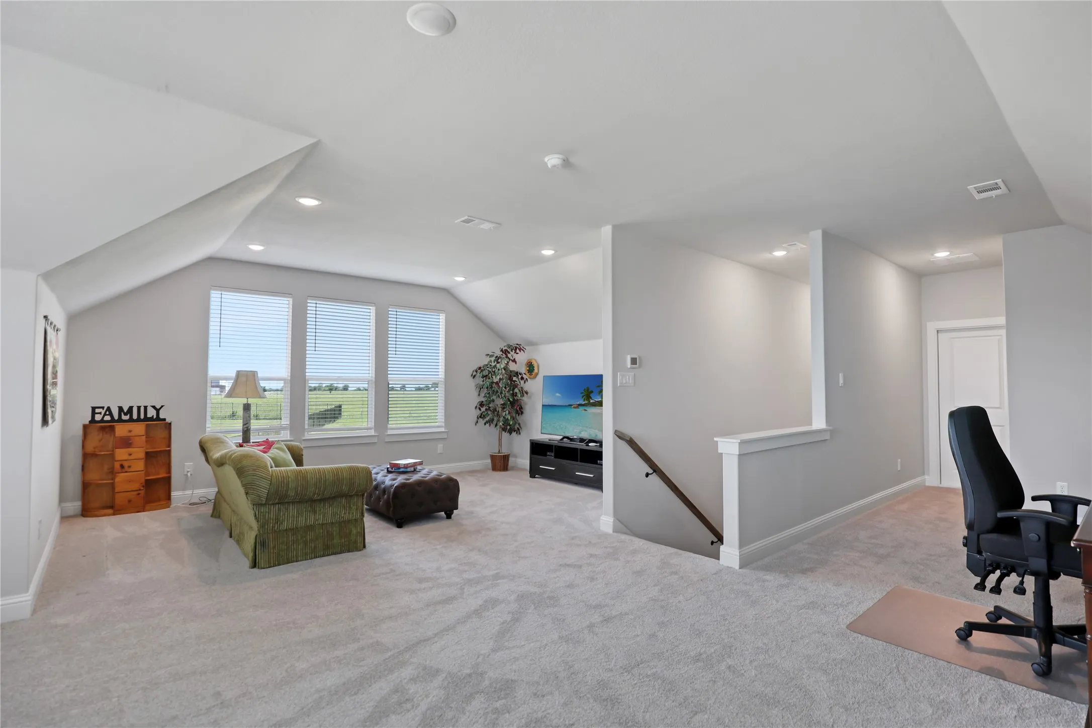 Single Family Residence For Sale in Collin County , 801 Lexington Lane, Nevada, Texas 75173, 4 Bedrooms, 4 Bathrooms, 3 Garage spaces, 3,792 Sqft, built in 2024, Preowned, Price $799,900, mls#21073519, Real Estate Agent in Nevada, Homes For Sale in Collin county, Homes For Sale in Nevada, Realtor in Nevada Texas, Real Estate Brokerage Independent Realty Texas, Luminita Cordes Realtor