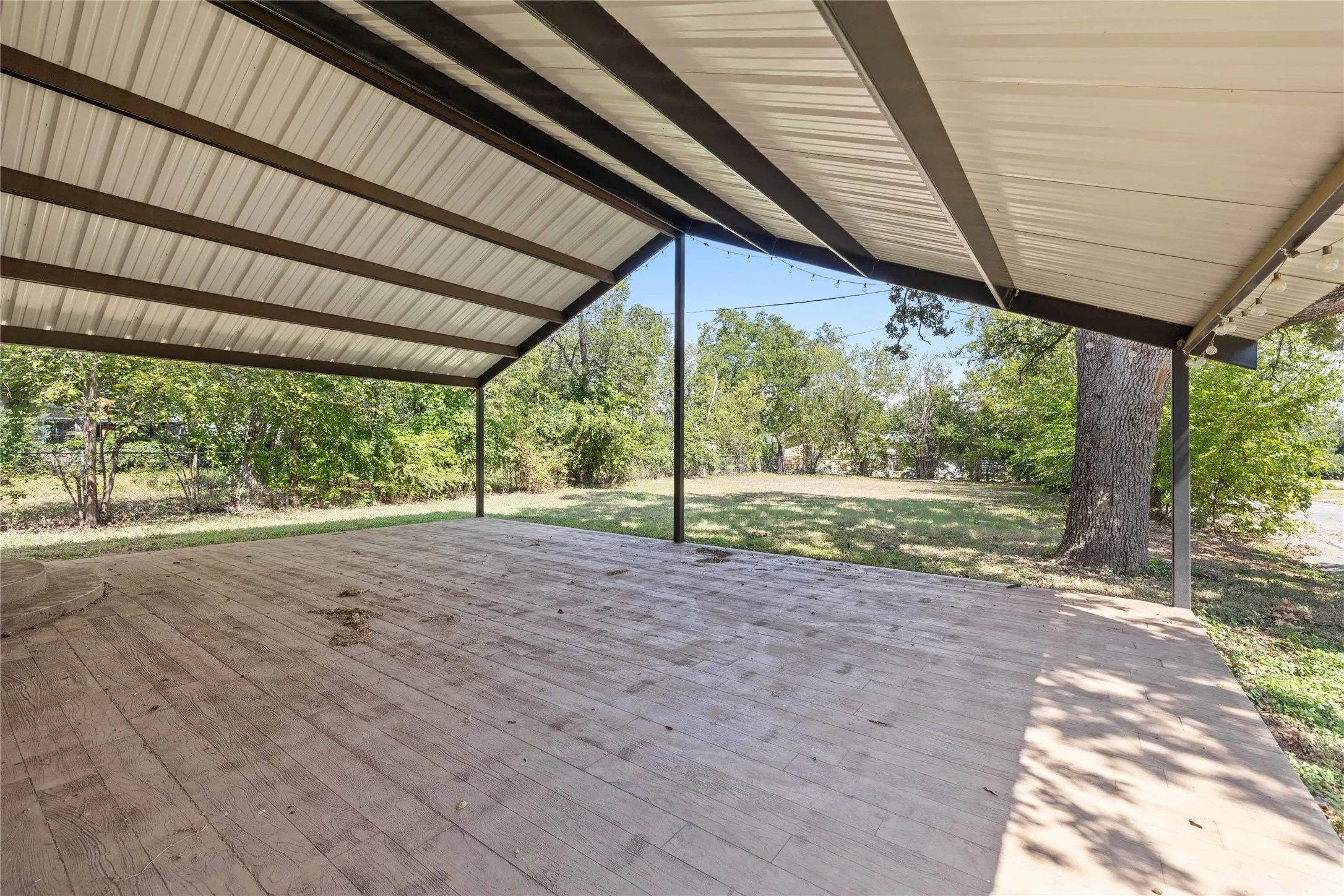 Single Family Residence For Sale in Brown County , 1620 Vincent Street, Brownwood, Texas 76801, 3 Bedroom, 1 Bathroom, Garage spaces, 1,343 Sqft, built in 2023, Preowned, mls#21073481, Real Estate Agent in Brownwood, Homes For Sale in Brown county, Homes For Sale in Brownwood, Realtor in Brownwood Texas, Real Estate Brokerage Independent Realty Texas, Luminita Cordes Realtor