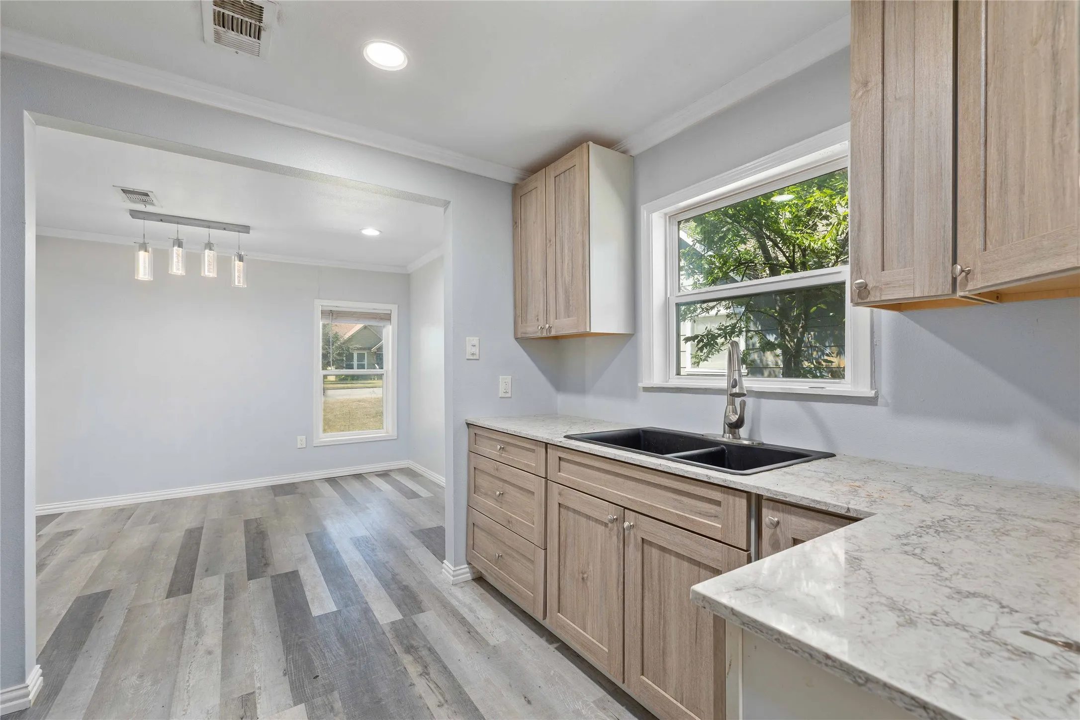 Single Family Residence For Sale in Brown County , 1620 Vincent Street, Brownwood, Texas 76801, 3 Bedroom, 1 Bathroom, Garage spaces, 1,343 Sqft, built in 2023, Preowned, mls#21073481, Real Estate Agent in Brownwood, Homes For Sale in Brown county, Homes For Sale in Brownwood, Realtor in Brownwood Texas, Real Estate Brokerage Independent Realty Texas, Luminita Cordes Realtor