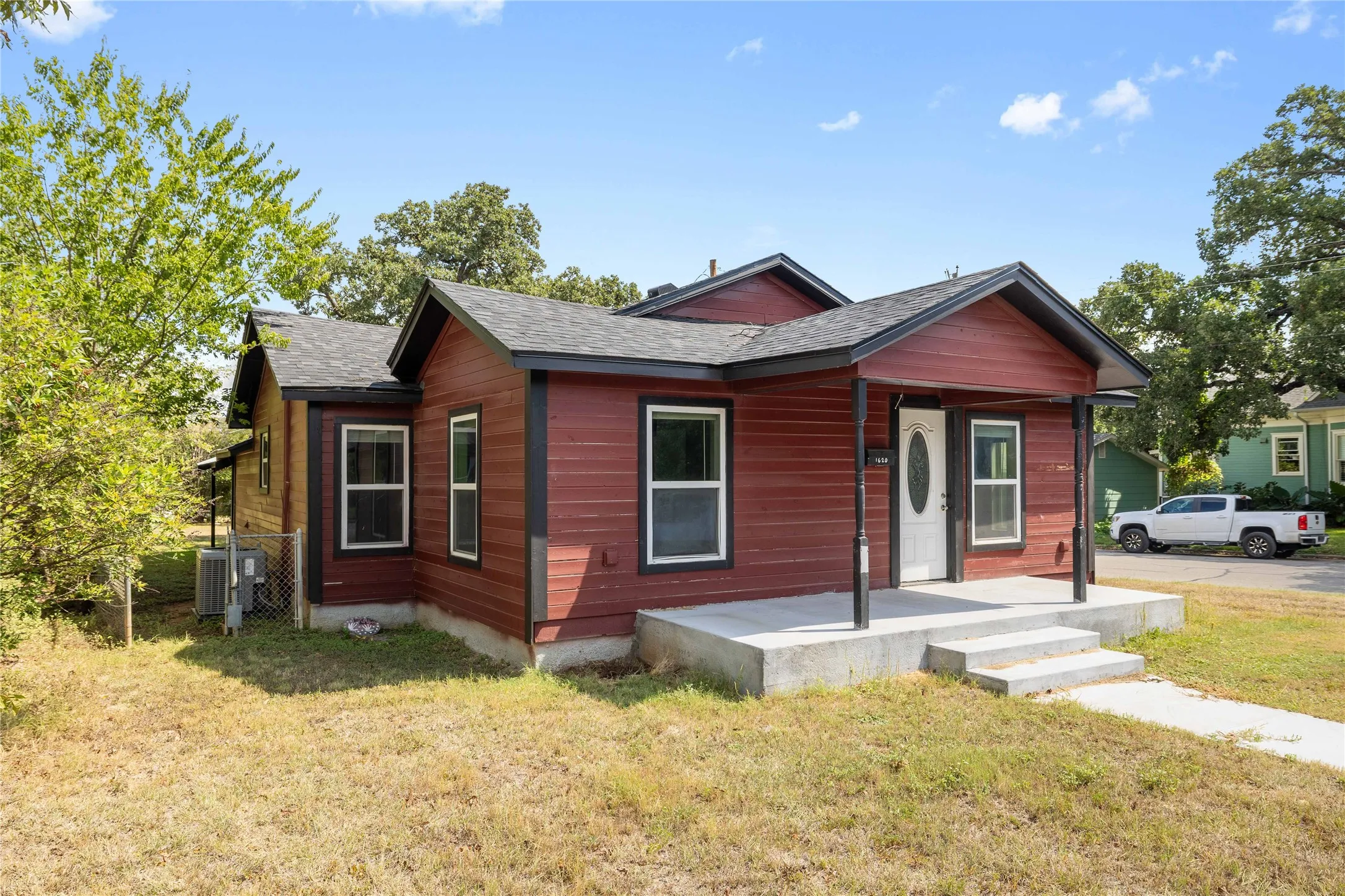 Single Family Residence For Sale in Brown County , 1620 Vincent Street, Brownwood, Texas 76801, 3 Bedroom, 1 Bathroom, Garage spaces, 1,343 Sqft, built in 2023, Preowned, mls#21073481, Real Estate Agent in Brownwood, Homes For Sale in Brown county, Homes For Sale in Brownwood, Realtor in Brownwood Texas, Real Estate Brokerage Independent Realty Texas, Luminita Cordes Realtor
