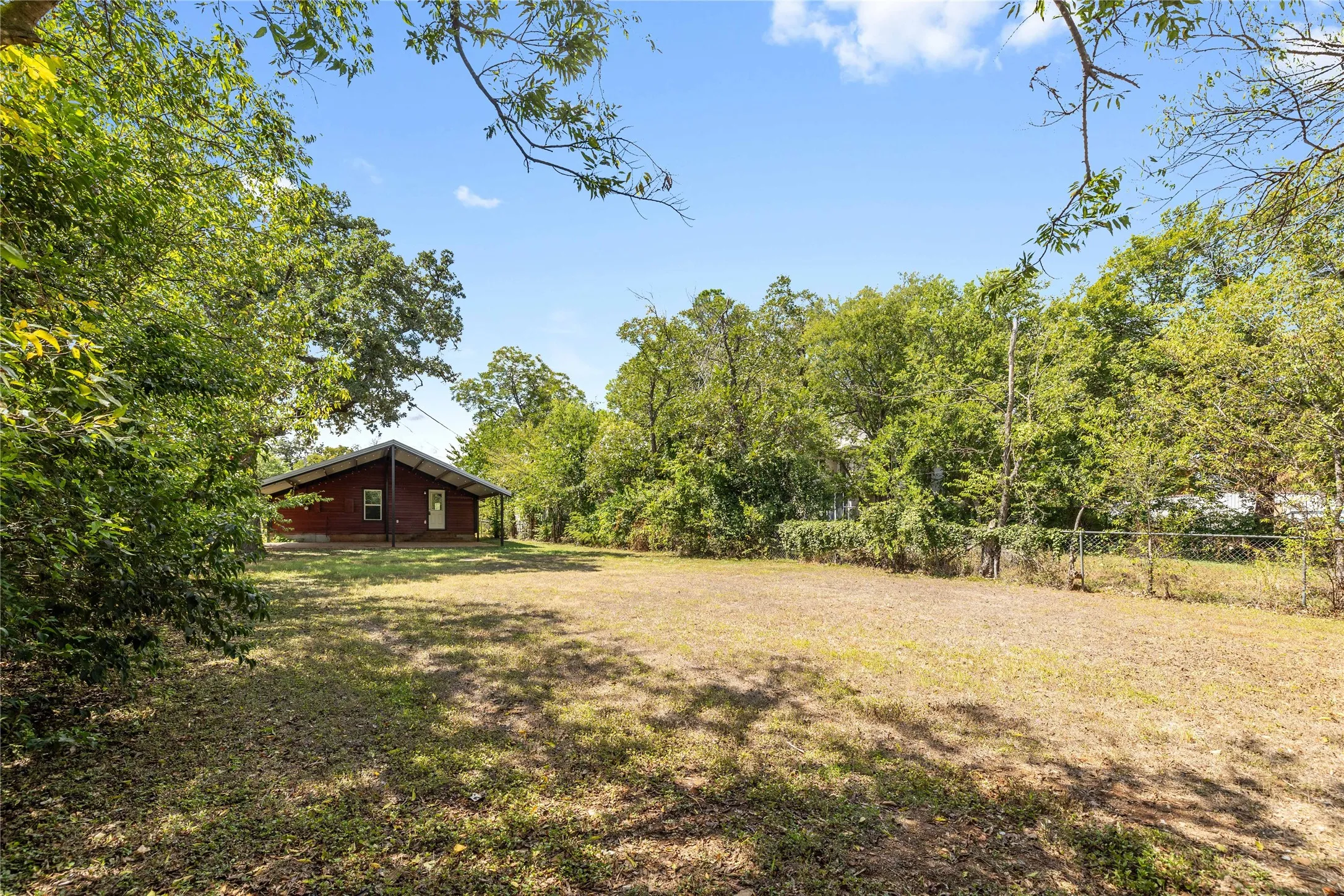 Single Family Residence For Sale in Brown County , 1620 Vincent Street, Brownwood, Texas 76801, 3 Bedroom, 1 Bathroom, Garage spaces, 1,343 Sqft, built in 2023, Preowned, mls#21073481, Real Estate Agent in Brownwood, Homes For Sale in Brown county, Homes For Sale in Brownwood, Realtor in Brownwood Texas, Real Estate Brokerage Independent Realty Texas, Luminita Cordes Realtor
