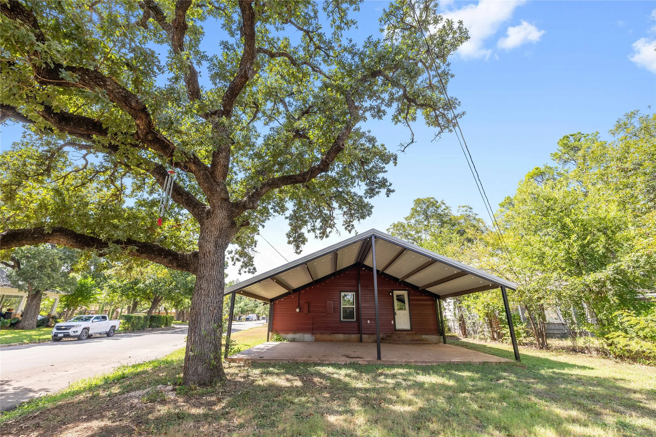 Single Family Residence For Sale in Brown County , 1620 Vincent Street, Brownwood, Texas 76801, 3 Bedroom, 1 Bathroom, Garage spaces, 1,343 Sqft, built in 2023, Preowned, mls#21073481, Real Estate Agent in Brownwood, Homes For Sale in Brown county, Homes For Sale in Brownwood, Realtor in Brownwood Texas, Real Estate Brokerage Independent Realty Texas, Luminita Cordes Realtor