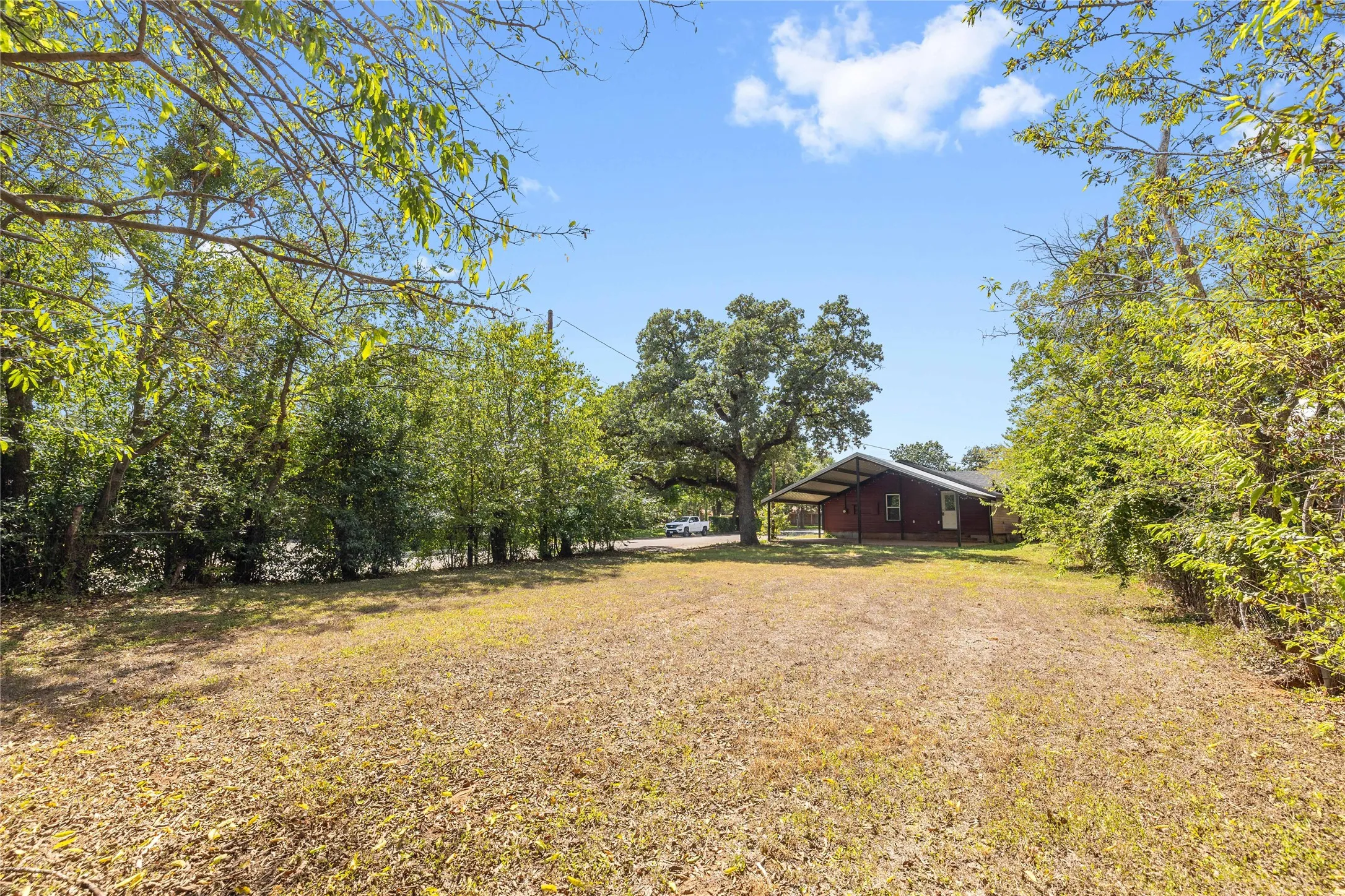 Single Family Residence For Sale in Brown County , 1620 Vincent Street, Brownwood, Texas 76801, 3 Bedroom, 1 Bathroom, Garage spaces, 1,343 Sqft, built in 2023, Preowned, mls#21073481, Real Estate Agent in Brownwood, Homes For Sale in Brown county, Homes For Sale in Brownwood, Realtor in Brownwood Texas, Real Estate Brokerage Independent Realty Texas, Luminita Cordes Realtor