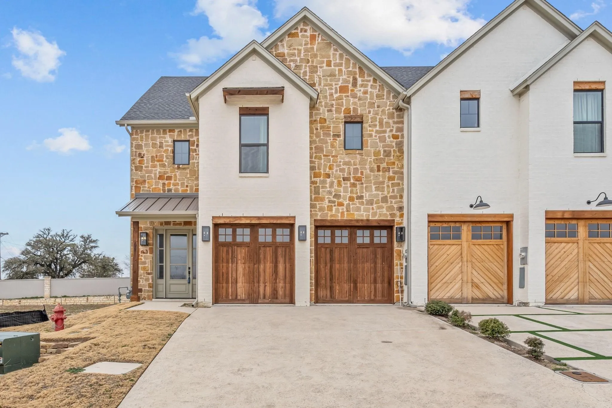 Townhouse For Rent in Parker County , 109 Maddox Place, Aledo, Texas 76008, 4 Bedroom, 4 Bathroom, 2 Garage spaces, 2,534 Sqft, built in 2021, mls#21073633, Real Estate Agent in Aledo, Homes For Rent in Parker county, Homes For Rent in Aledo, Realtor in Aledo Texas, Real Estate Brokerage Independent Realty Texas, Luminita Cordes Realtor