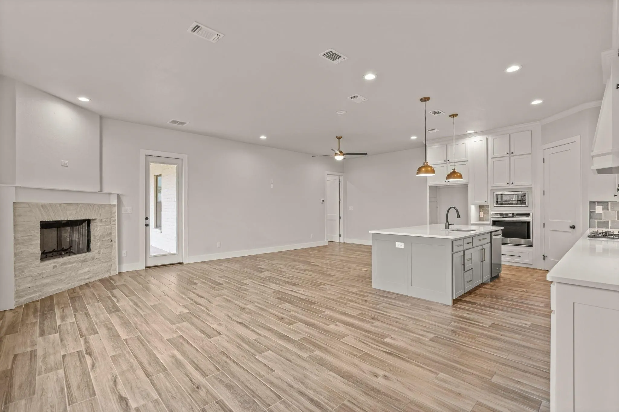 Townhouse For Rent in Parker County , 109 Maddox Place, Aledo, Texas 76008, 4 Bedroom, 4 Bathroom, 2 Garage spaces, 2,534 Sqft, built in 2021, mls#21073633, Real Estate Agent in Aledo, Homes For Rent in Parker county, Homes For Rent in Aledo, Realtor in Aledo Texas, Real Estate Brokerage Independent Realty Texas, Luminita Cordes Realtor