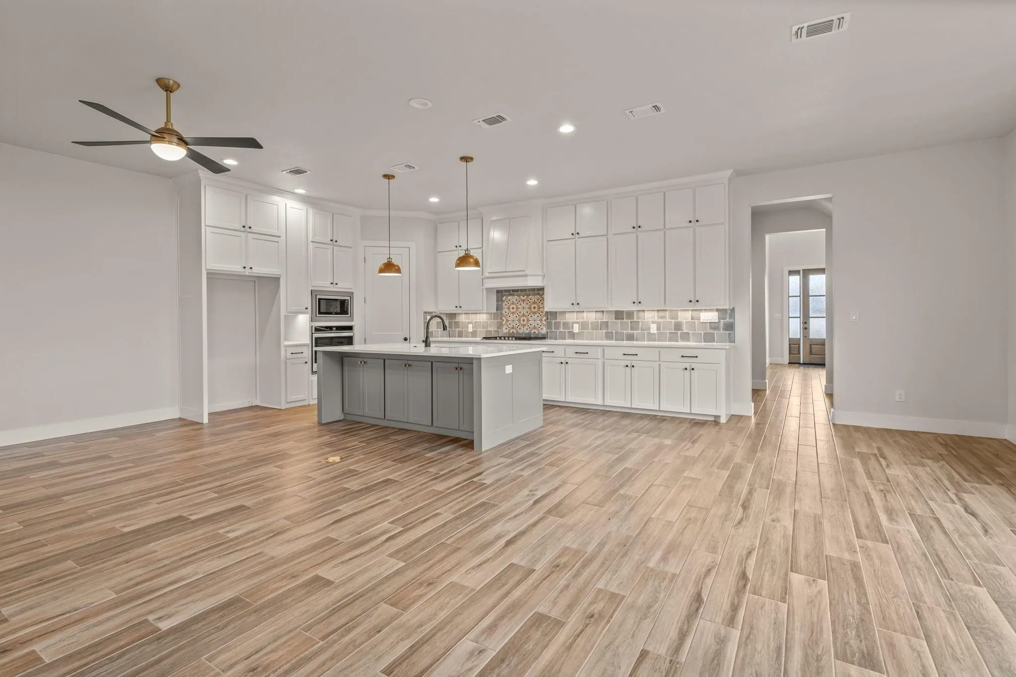 Townhouse For Rent in Parker County , 109 Maddox Place, Aledo, Texas 76008, 4 Bedroom, 4 Bathroom, 2 Garage spaces, 2,534 Sqft, built in 2021, mls#21073633, Real Estate Agent in Aledo, Homes For Rent in Parker county, Homes For Rent in Aledo, Realtor in Aledo Texas, Real Estate Brokerage Independent Realty Texas, Luminita Cordes Realtor