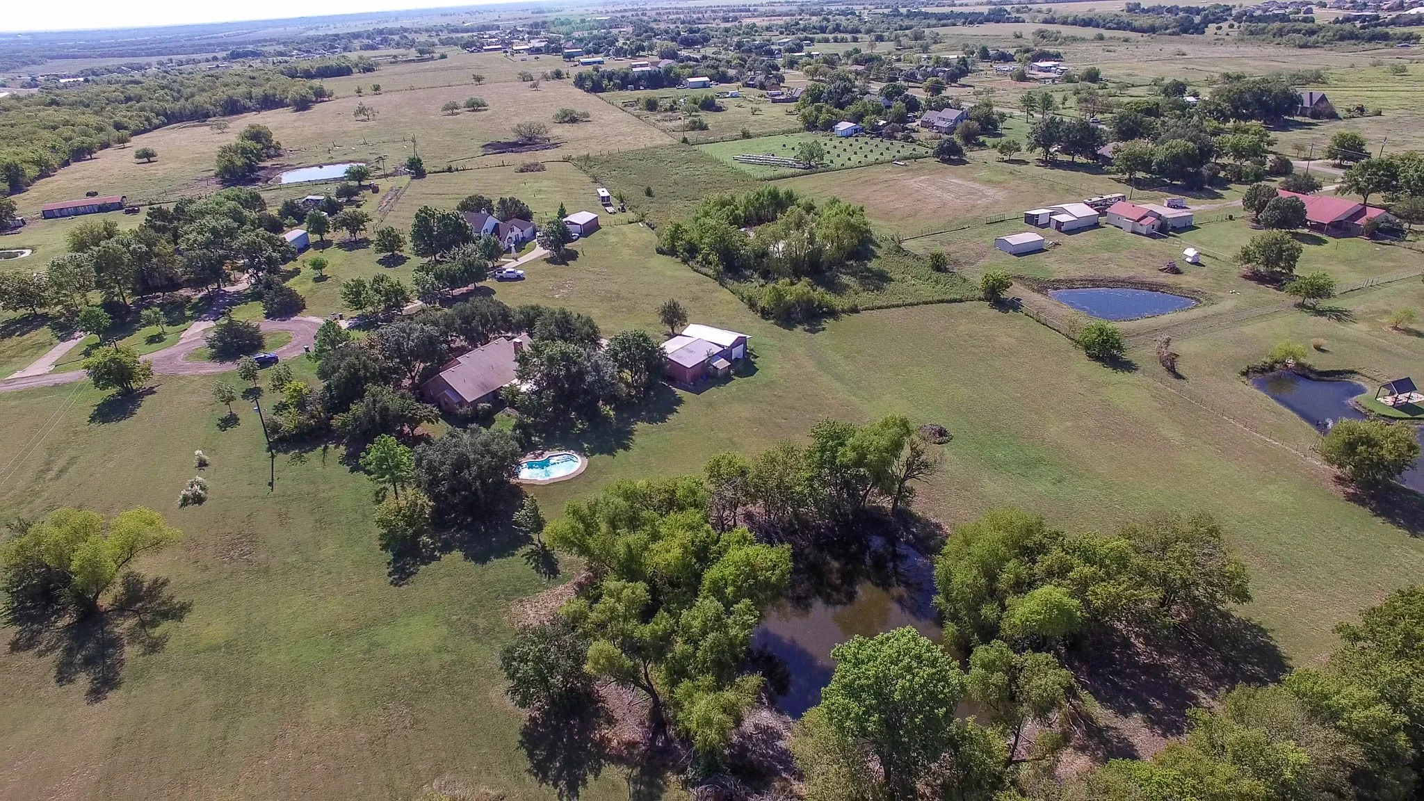 Single Family Residence For Sale in Kaufman County , 1194 Cedar Lane, Kaufman, Texas 75142, 3 Bedroom, 2 Bathroom, 1 Garage spaces, 2,648 Sqft, built in 1994, mls#21072042, Real Estate Agent in Kaufman, Homes For Sale in Kaufman county, Homes For Sale in Kaufman, Realtor in Kaufman Texas, Real Estate Brokerage Independent Realty Texas, Luminita Cordes Realtor