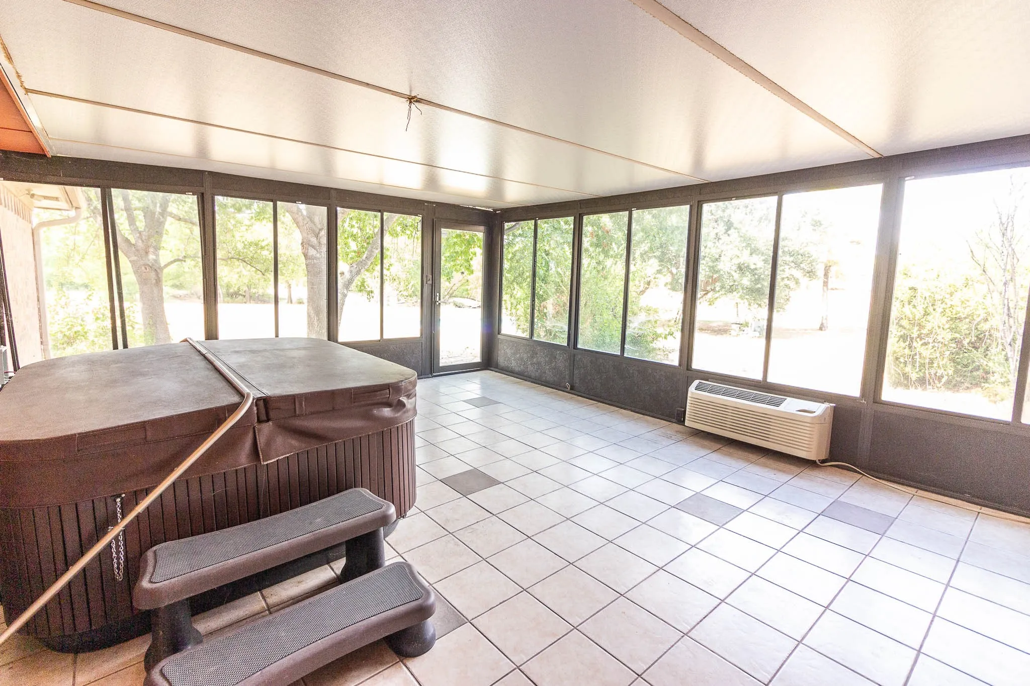 Spacious sun room