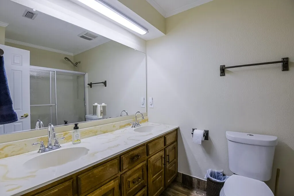 Single Family Residence For Sale in Ellis County , 111 Kirk Road, Midlothian, Texas 76065, 4 Bedroom, 2 Bathroom, Garage spaces, 2,191 Sqft, built in 1978, Preowned, mls#21066814, Real Estate Agent in Midlothian, Homes For Sale in Ellis county, Homes For Sale in Midlothian, Realtor in Midlothian Texas, Real Estate Brokerage Independent Realty Texas, Luminita Cordes Realtor