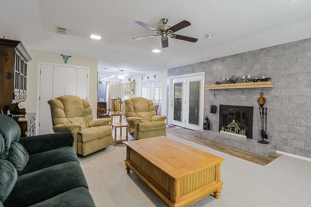 Single Family Residence For Sale in Ellis County , 111 Kirk Road, Midlothian, Texas 76065, 4 Bedroom, 2 Bathroom, Garage spaces, 2,191 Sqft, built in 1978, Preowned, mls#21066814, Real Estate Agent in Midlothian, Homes For Sale in Ellis county, Homes For Sale in Midlothian, Realtor in Midlothian Texas, Real Estate Brokerage Independent Realty Texas, Luminita Cordes Realtor