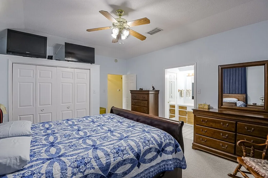 Single Family Residence For Sale in Ellis County , 111 Kirk Road, Midlothian, Texas 76065, 4 Bedroom, 2 Bathroom, Garage spaces, 2,191 Sqft, built in 1978, Preowned, mls#21066814, Real Estate Agent in Midlothian, Homes For Sale in Ellis county, Homes For Sale in Midlothian, Realtor in Midlothian Texas, Real Estate Brokerage Independent Realty Texas, Luminita Cordes Realtor