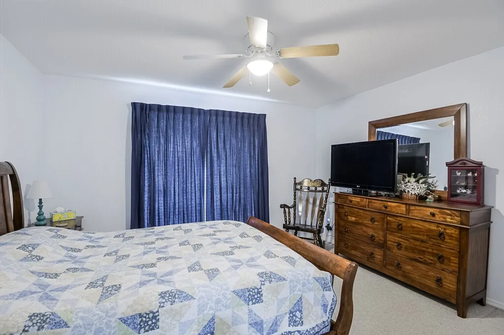 Single Family Residence For Sale in Ellis County , 111 Kirk Road, Midlothian, Texas 76065, 4 Bedroom, 2 Bathroom, Garage spaces, 2,191 Sqft, built in 1978, Preowned, mls#21066814, Real Estate Agent in Midlothian, Homes For Sale in Ellis county, Homes For Sale in Midlothian, Realtor in Midlothian Texas, Real Estate Brokerage Independent Realty Texas, Luminita Cordes Realtor