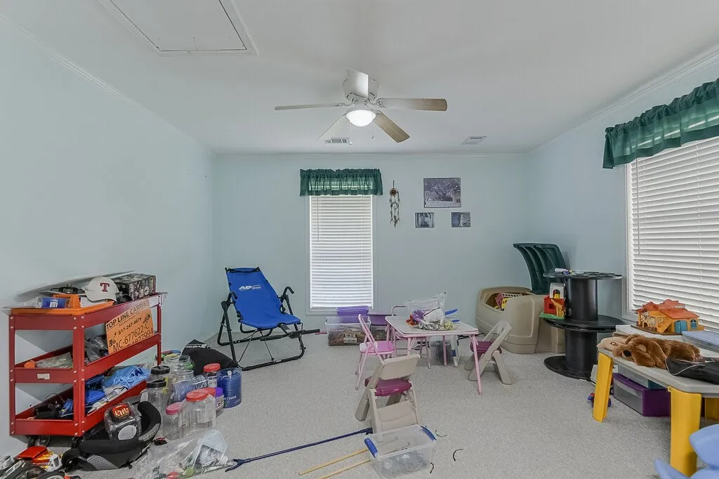 Single Family Residence For Sale in Ellis County , 111 Kirk Road, Midlothian, Texas 76065, 4 Bedroom, 2 Bathroom, Garage spaces, 2,191 Sqft, built in 1978, Preowned, mls#21066814, Real Estate Agent in Midlothian, Homes For Sale in Ellis county, Homes For Sale in Midlothian, Realtor in Midlothian Texas, Real Estate Brokerage Independent Realty Texas, Luminita Cordes Realtor