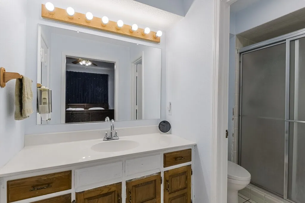Single Family Residence For Sale in Ellis County , 111 Kirk Road, Midlothian, Texas 76065, 4 Bedroom, 2 Bathroom, Garage spaces, 2,191 Sqft, built in 1978, Preowned, mls#21066814, Real Estate Agent in Midlothian, Homes For Sale in Ellis county, Homes For Sale in Midlothian, Realtor in Midlothian Texas, Real Estate Brokerage Independent Realty Texas, Luminita Cordes Realtor