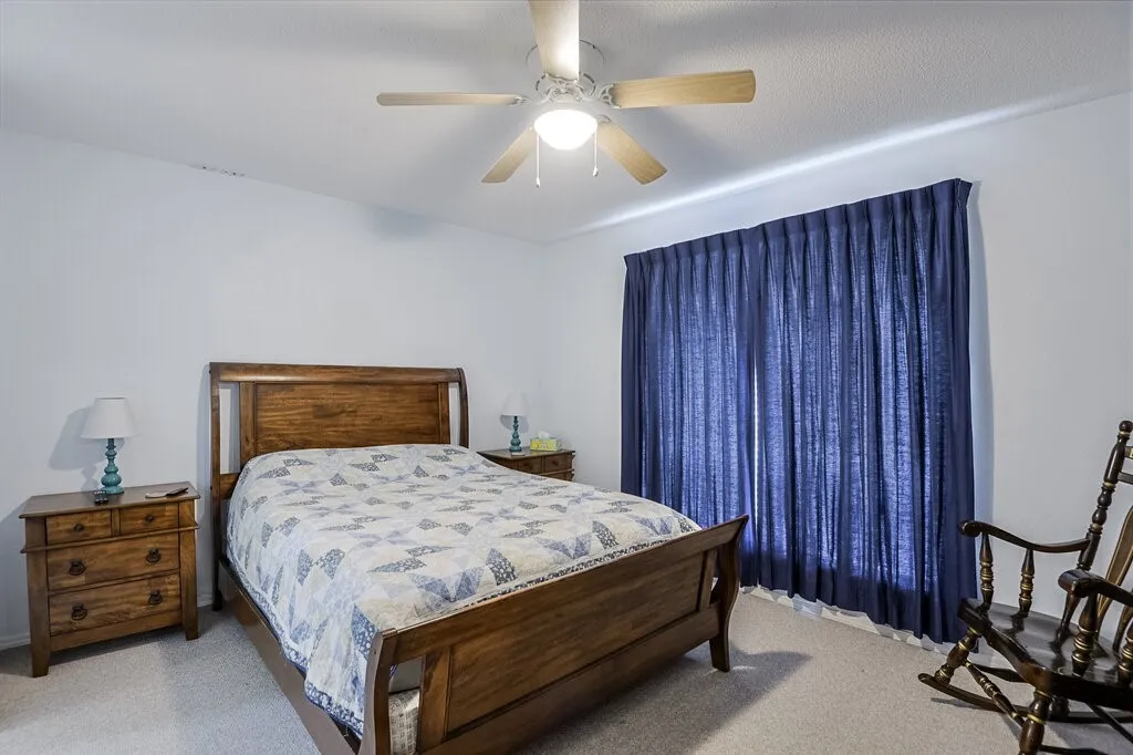 Single Family Residence For Sale in Ellis County , 111 Kirk Road, Midlothian, Texas 76065, 4 Bedroom, 2 Bathroom, Garage spaces, 2,191 Sqft, built in 1978, Preowned, mls#21066814, Real Estate Agent in Midlothian, Homes For Sale in Ellis county, Homes For Sale in Midlothian, Realtor in Midlothian Texas, Real Estate Brokerage Independent Realty Texas, Luminita Cordes Realtor