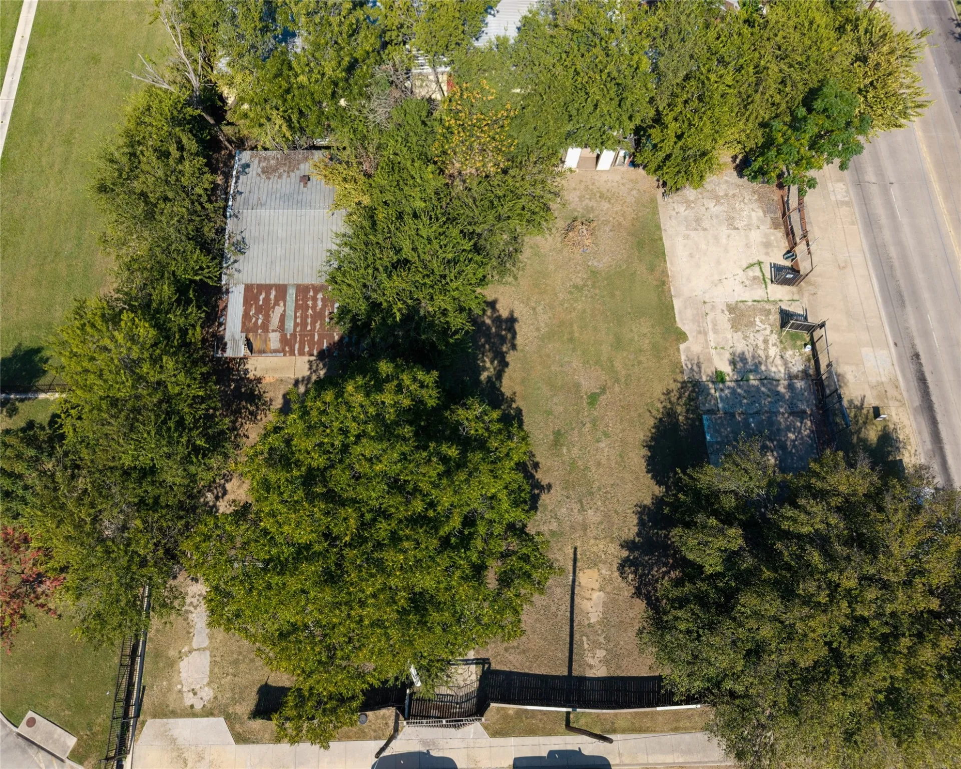 Unimproved Land For Sale in Dallas County , 2751 Clarence Street, Dallas, Texas 75215, 0, 0, Garage spaces, 0 Sqft, built in 1965, Preowned, mls#21073689, Real Estate Agent in Dallas, Homes For Sale in Dallas county, Homes For Sale in Dallas, Realtor in Dallas Texas, Real Estate Brokerage Independent Realty Texas, Luminita Cordes Realtor