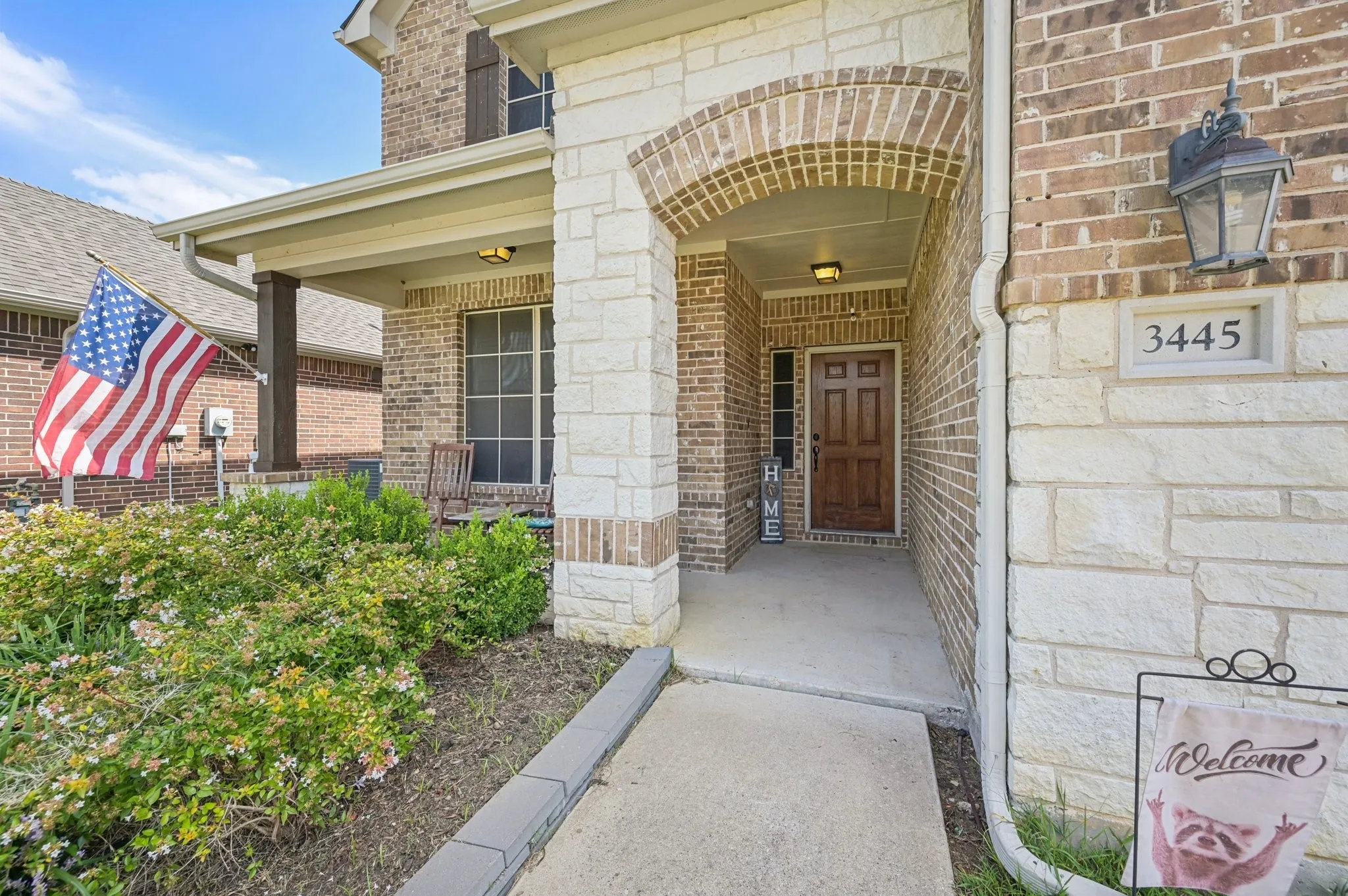 Property entrance featuring a porch