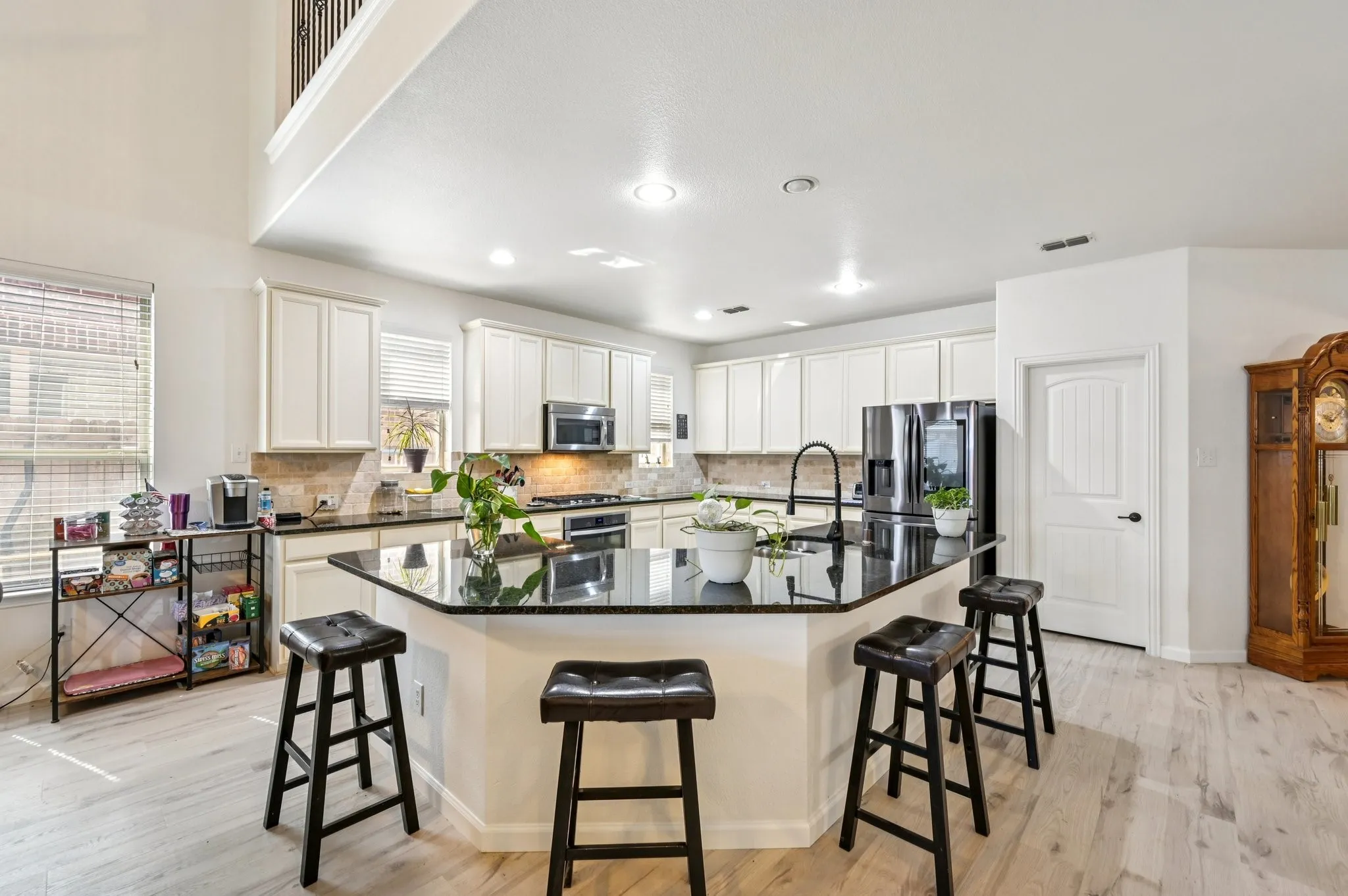 Single Family Residence For Sale in Denton County , 3445 Bluewater Drive, Little Elm, Texas 75068, 5 Bedroom, 4 Bathroom, 2 Garage spaces, 3,690 Sqft, built in 2015, Preowned, mls#21068668, Real Estate Agent in Little Elm, Homes For Sale in Denton county, Homes For Sale in Little Elm, Realtor in Little Elm Texas, Real Estate Brokerage Independent Realty Texas, Luminita Cordes Realtor