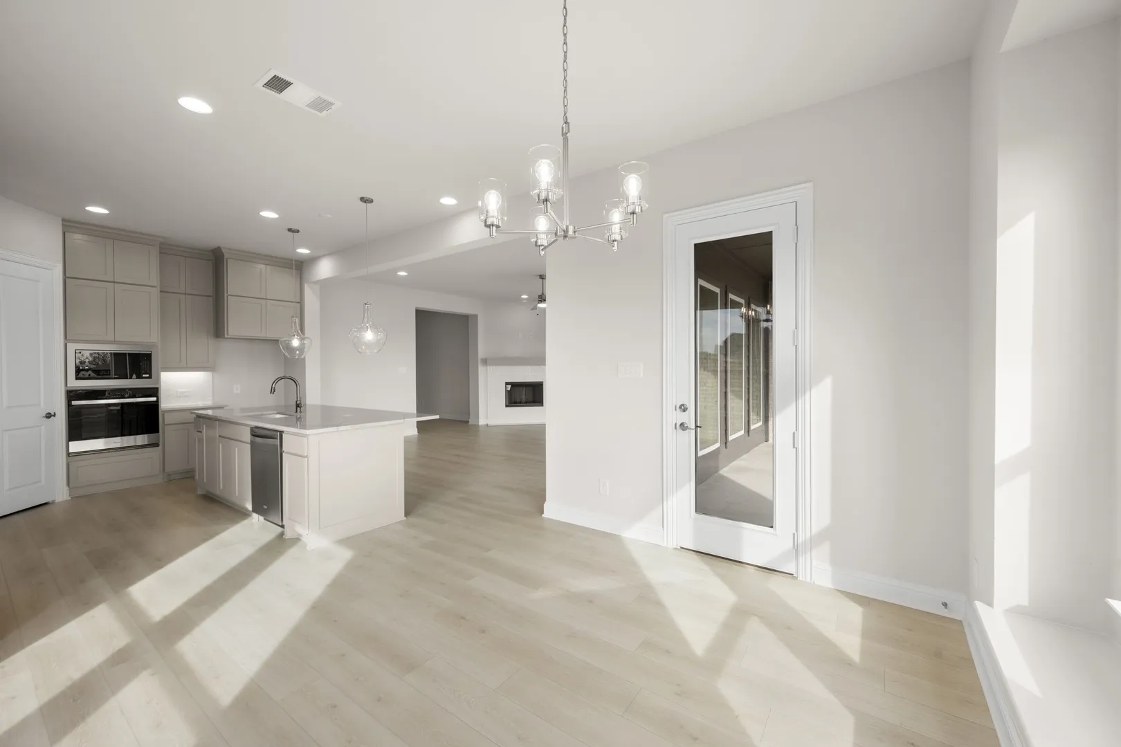 7_5410 Rowlan- Dining-2