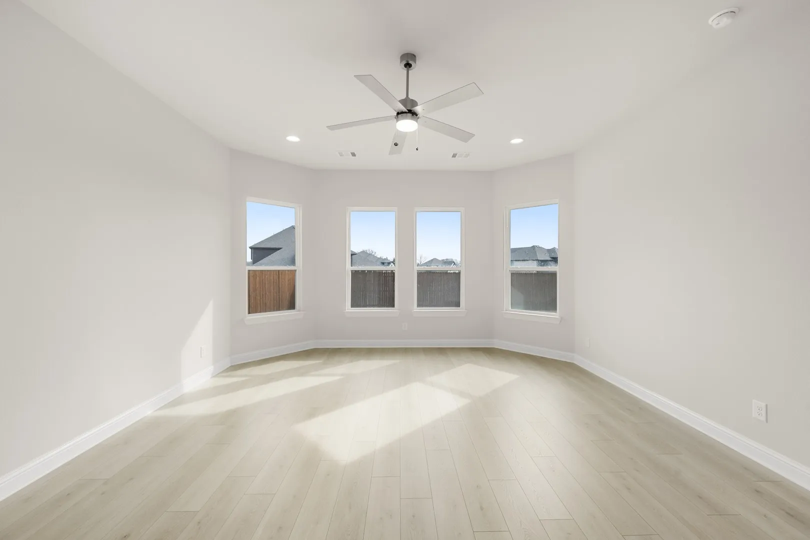 15_5410 Rowlan- Primary Suite-1