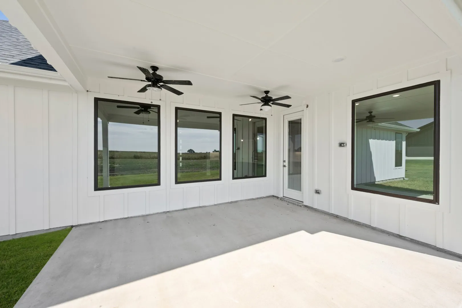 2930 Stella Rose- Patio-8627