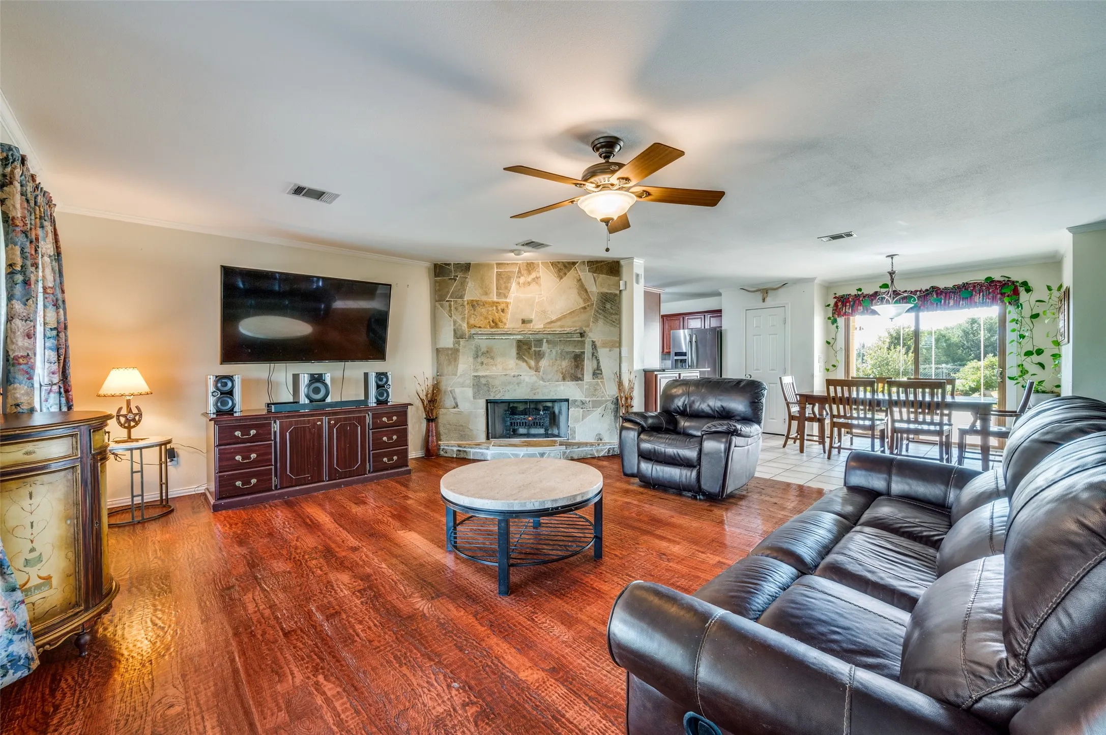 Single Family Residence For Sale in Collin County , 7889 County Road 134, Celina, Texas 75009, 3 Bedroom, 3 Bathroom, 4 Garage spaces, 3,334 Sqft, built in 2002, Preowned, mls#21071332, Real Estate Agent in Celina, Homes For Sale in Collin county, Homes For Sale in Celina, Realtor in Celina Texas, Real Estate Brokerage Independent Realty Texas, Luminita Cordes Realtor