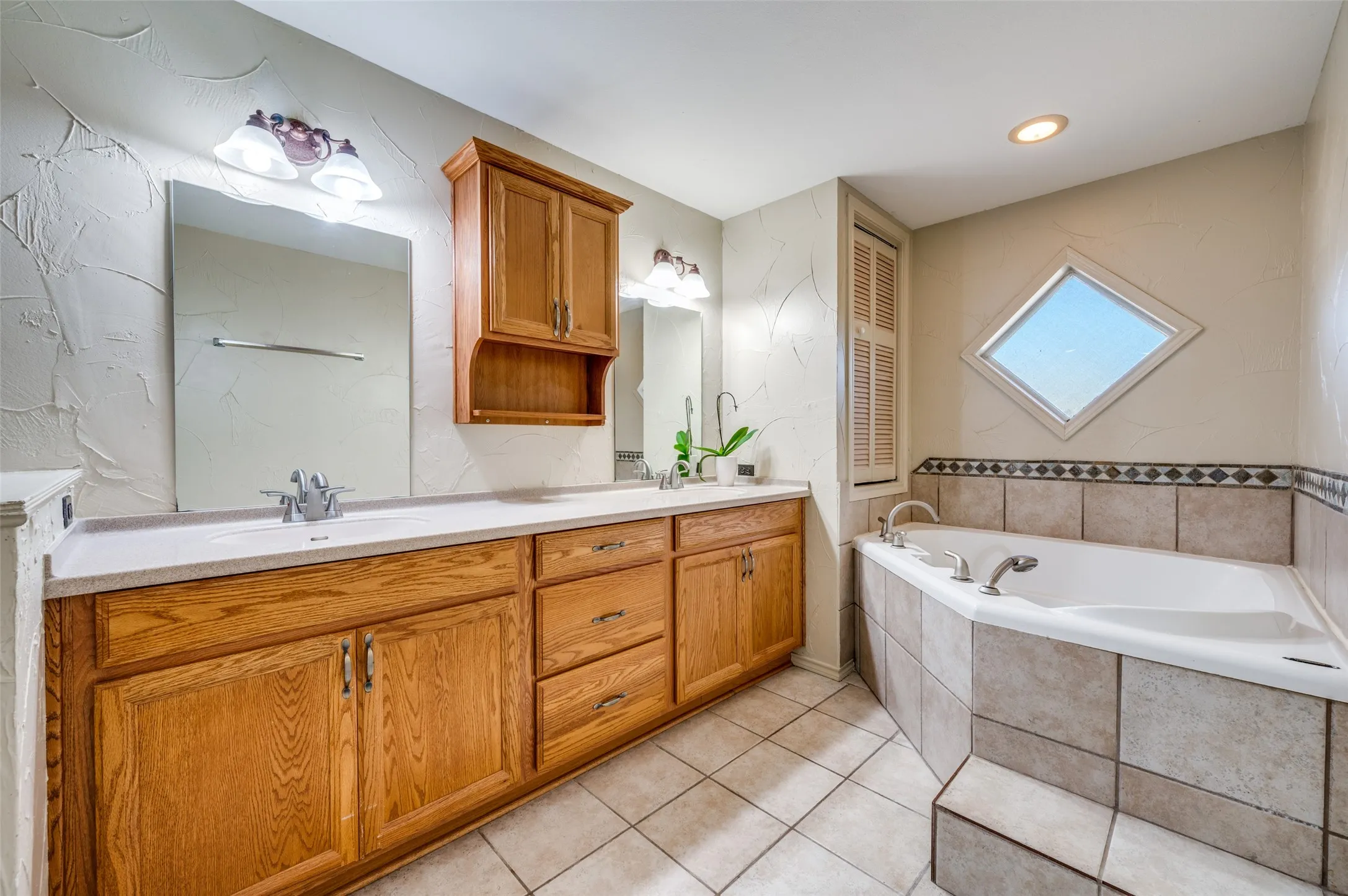 Single Family Residence For Sale in Collin County , 7889 County Road 134, Celina, Texas 75009, 3 Bedroom, 3 Bathroom, 4 Garage spaces, 3,334 Sqft, built in 2002, Preowned, mls#21071332, Real Estate Agent in Celina, Homes For Sale in Collin county, Homes For Sale in Celina, Realtor in Celina Texas, Real Estate Brokerage Independent Realty Texas, Luminita Cordes Realtor