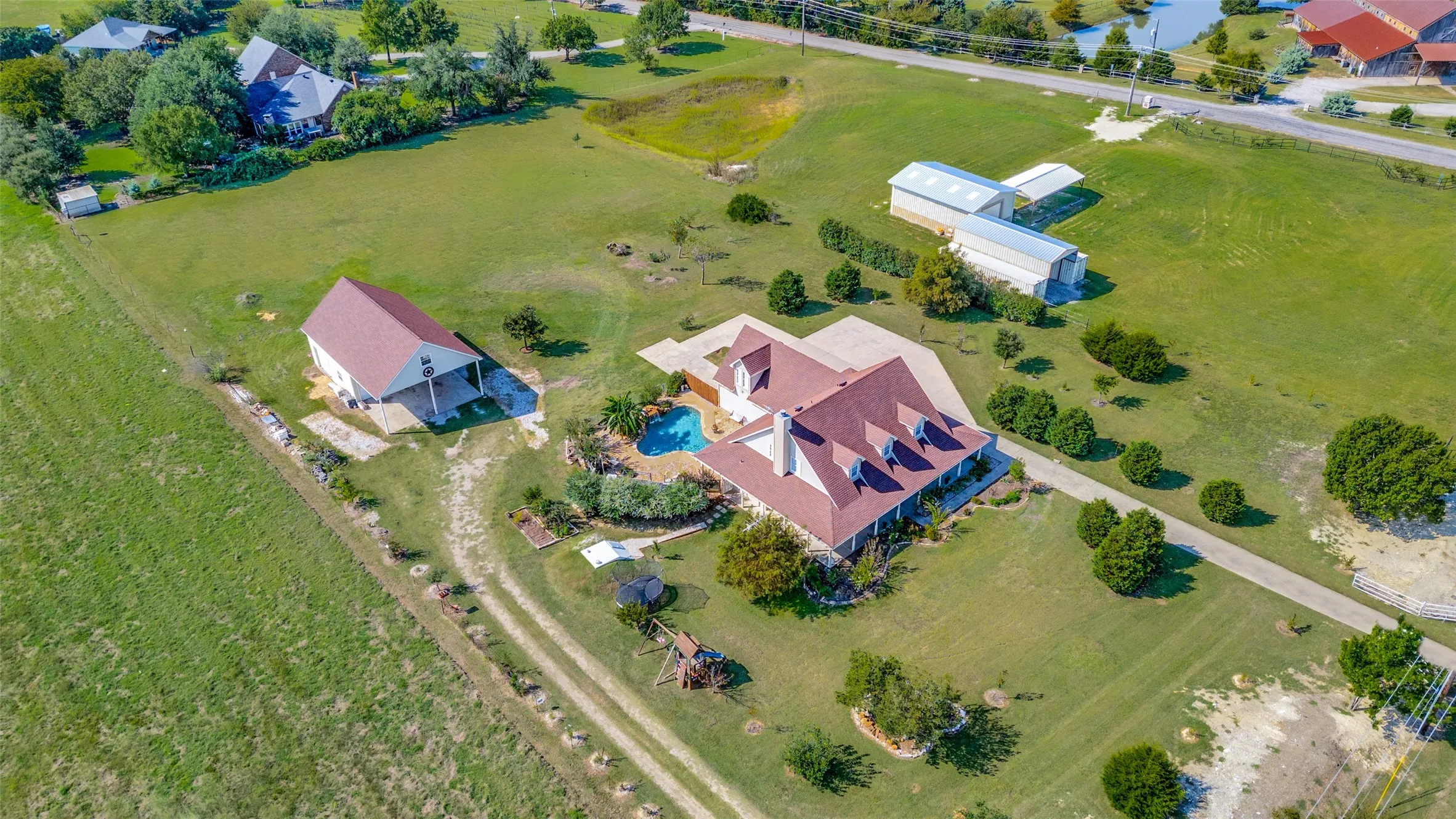 Single Family Residence For Sale in Collin County , 7889 County Road 134, Celina, Texas 75009, 3 Bedroom, 3 Bathroom, 4 Garage spaces, 3,334 Sqft, built in 2002, Preowned, mls#21071332, Real Estate Agent in Celina, Homes For Sale in Collin county, Homes For Sale in Celina, Realtor in Celina Texas, Real Estate Brokerage Independent Realty Texas, Luminita Cordes Realtor