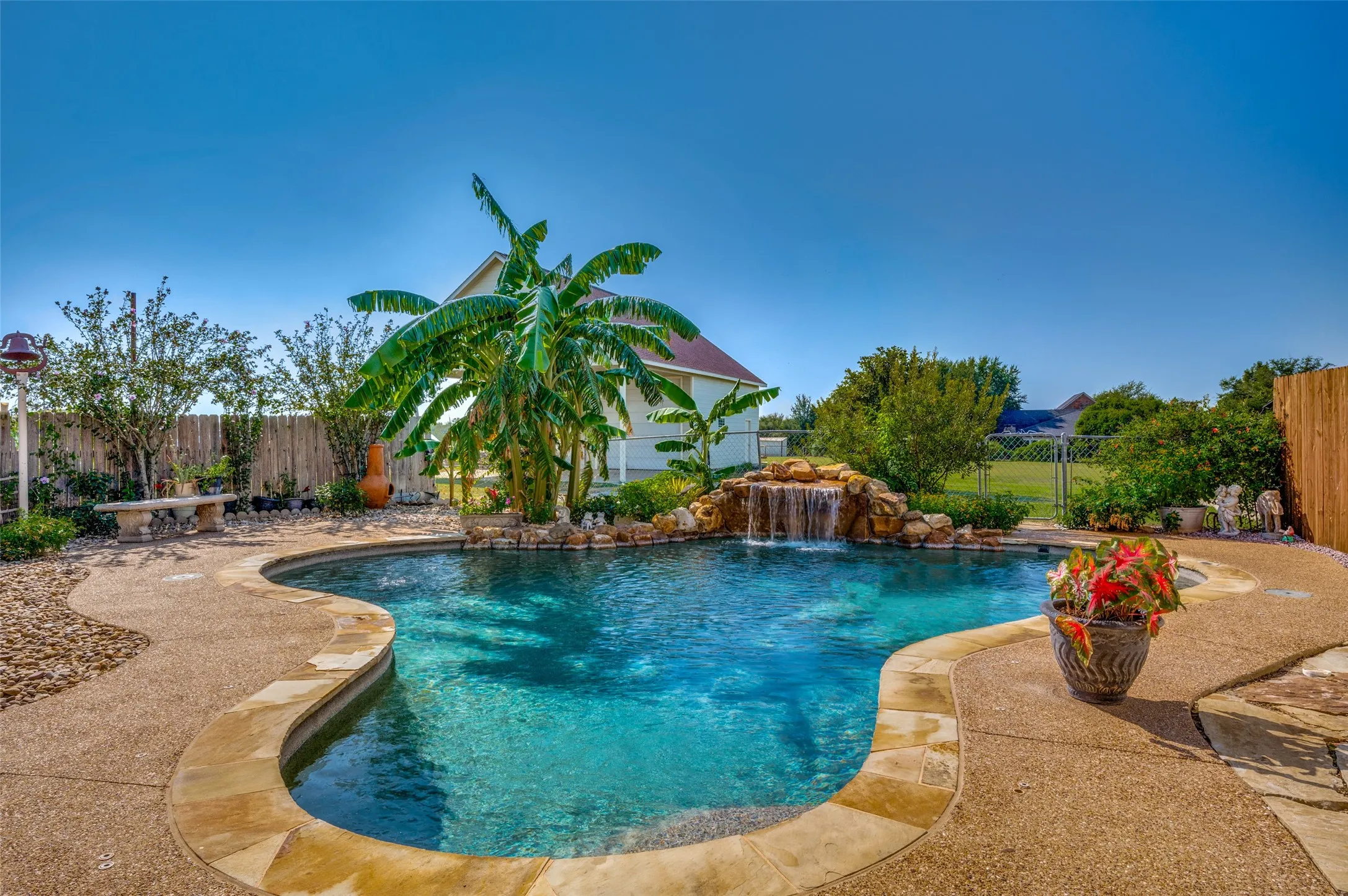Single Family Residence For Sale in Collin County , 7889 County Road 134, Celina, Texas 75009, 3 Bedroom, 3 Bathroom, 4 Garage spaces, 3,334 Sqft, built in 2002, Preowned, mls#21071332, Real Estate Agent in Celina, Homes For Sale in Collin county, Homes For Sale in Celina, Realtor in Celina Texas, Real Estate Brokerage Independent Realty Texas, Luminita Cordes Realtor