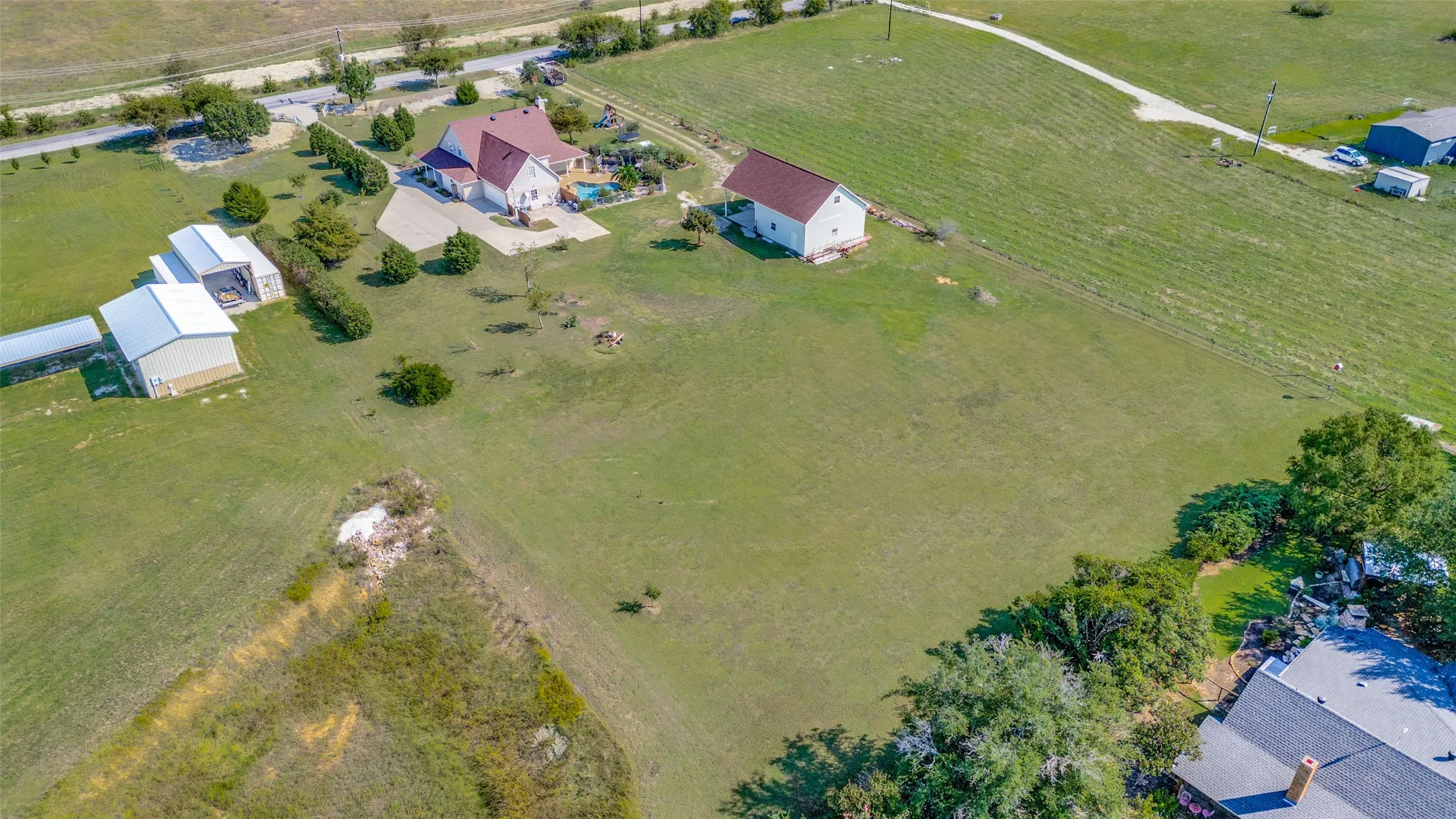 Single Family Residence For Sale in Collin County , 7889 County Road 134, Celina, Texas 75009, 3 Bedroom, 3 Bathroom, 4 Garage spaces, 3,334 Sqft, built in 2002, Preowned, mls#21071332, Real Estate Agent in Celina, Homes For Sale in Collin county, Homes For Sale in Celina, Realtor in Celina Texas, Real Estate Brokerage Independent Realty Texas, Luminita Cordes Realtor