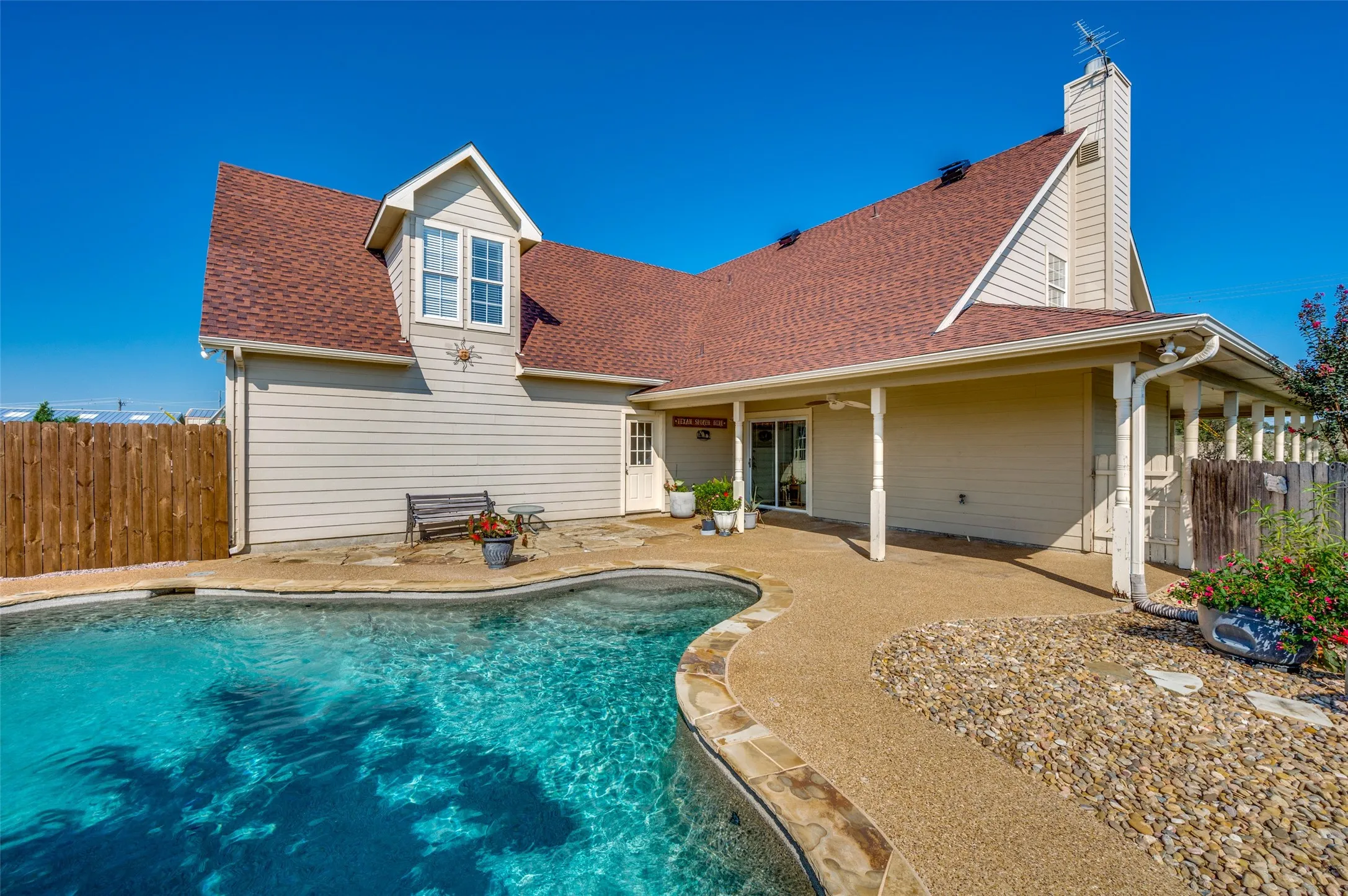 Single Family Residence For Sale in Collin County , 7889 County Road 134, Celina, Texas 75009, 3 Bedroom, 3 Bathroom, 4 Garage spaces, 3,334 Sqft, built in 2002, Preowned, mls#21071332, Real Estate Agent in Celina, Homes For Sale in Collin county, Homes For Sale in Celina, Realtor in Celina Texas, Real Estate Brokerage Independent Realty Texas, Luminita Cordes Realtor