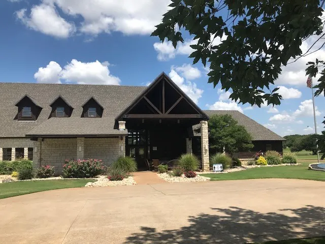 New Course club house with Mulligans restuarant