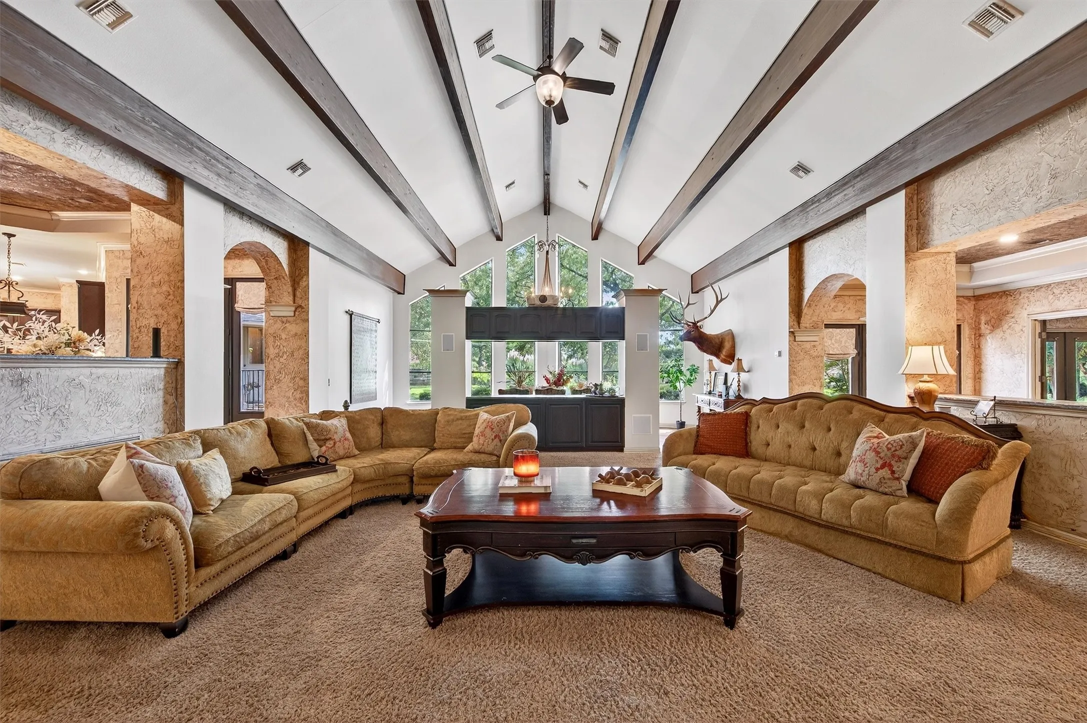 Large Living Room with Vaulted Ceilings, Central Location in Home