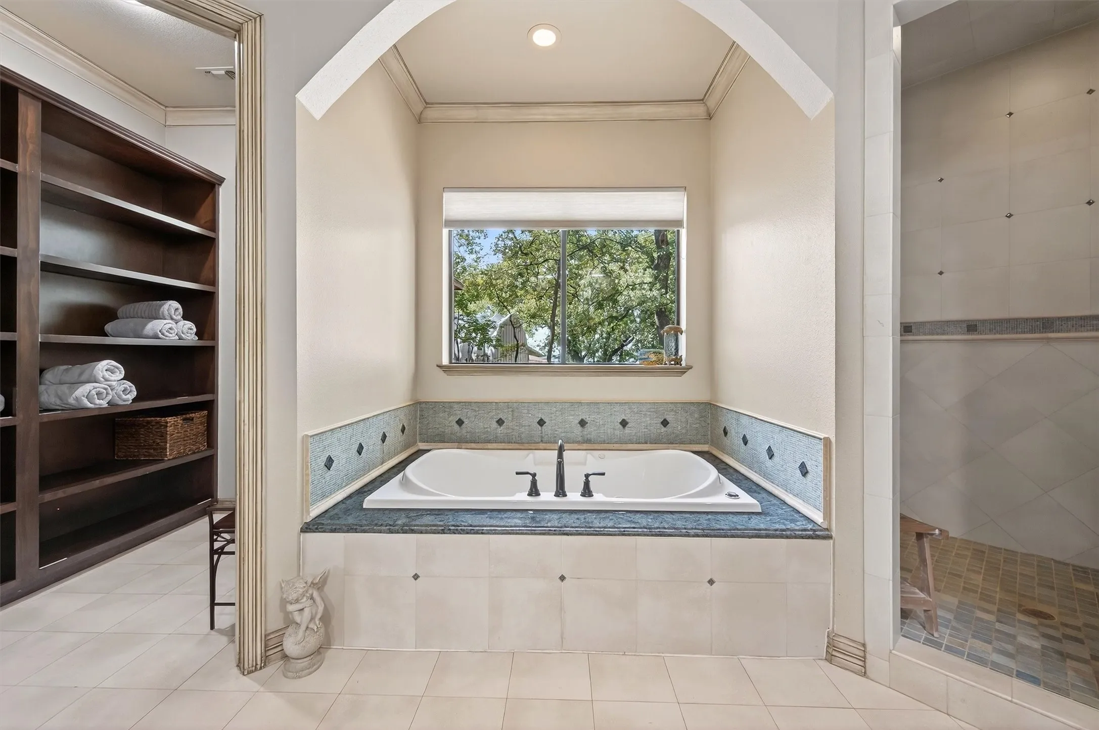 Primary Ensuite Bath