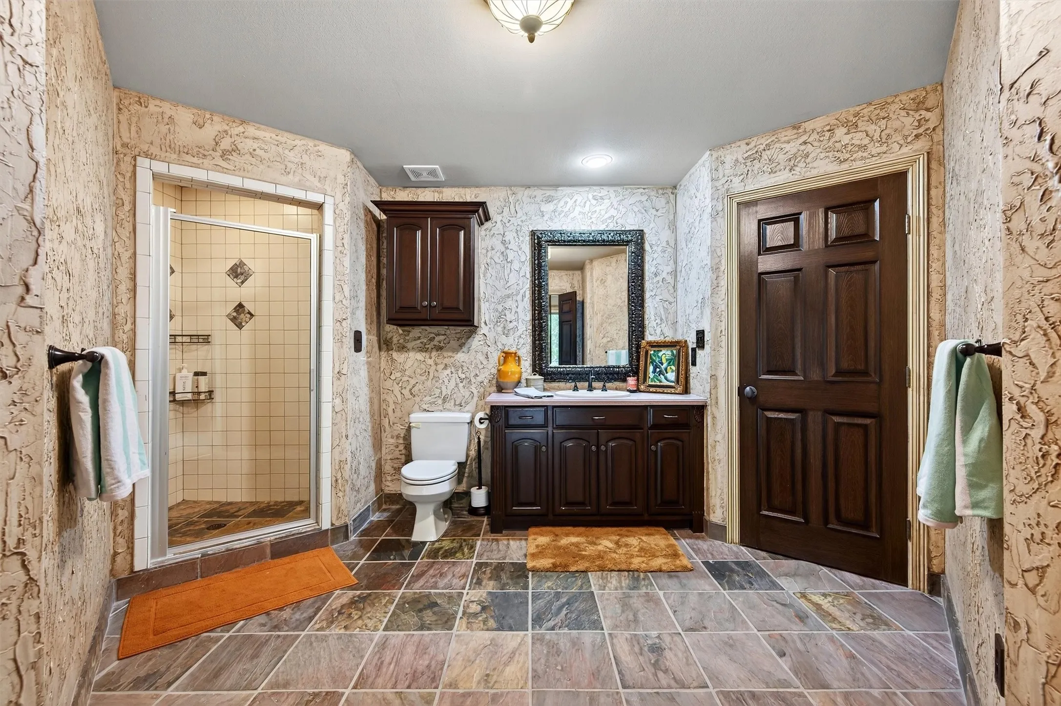2nd Level Full Bathroom