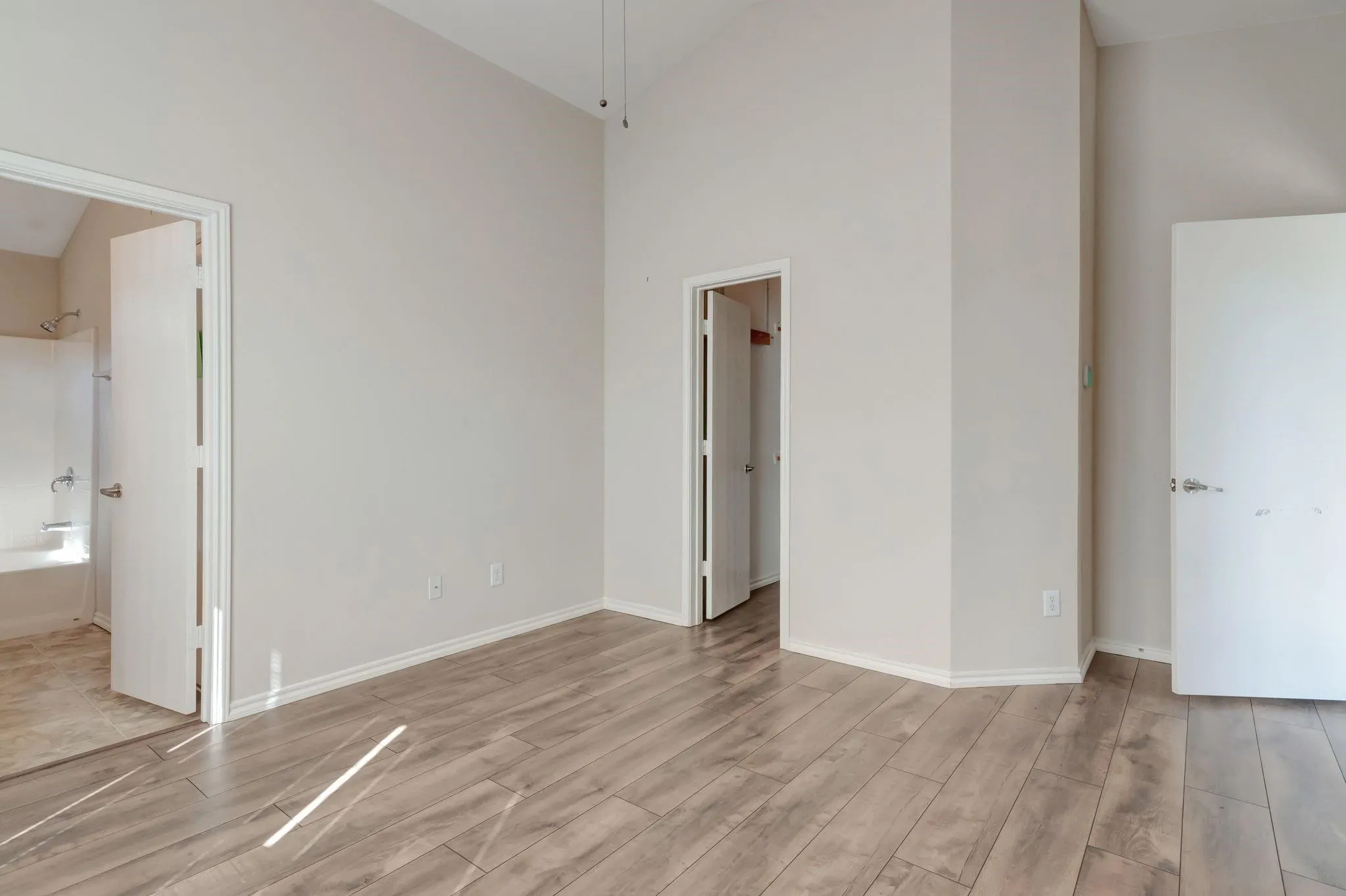 Single Family Residence For Sale in Tarrant County , 6461 Regina Drive, Fort Worth, Texas 76131, 3 Bedroom, 2 Bathroom, 2 Garage spaces, 1,419 Sqft, built in 2004, Preowned, mls#21074799, Real Estate Agent in Fort Worth, Homes For Sale in Tarrant county, Homes For Sale in Fort Worth, Realtor in Fort Worth Texas, Real Estate Brokerage Independent Realty Texas, Luminita Cordes Realtor