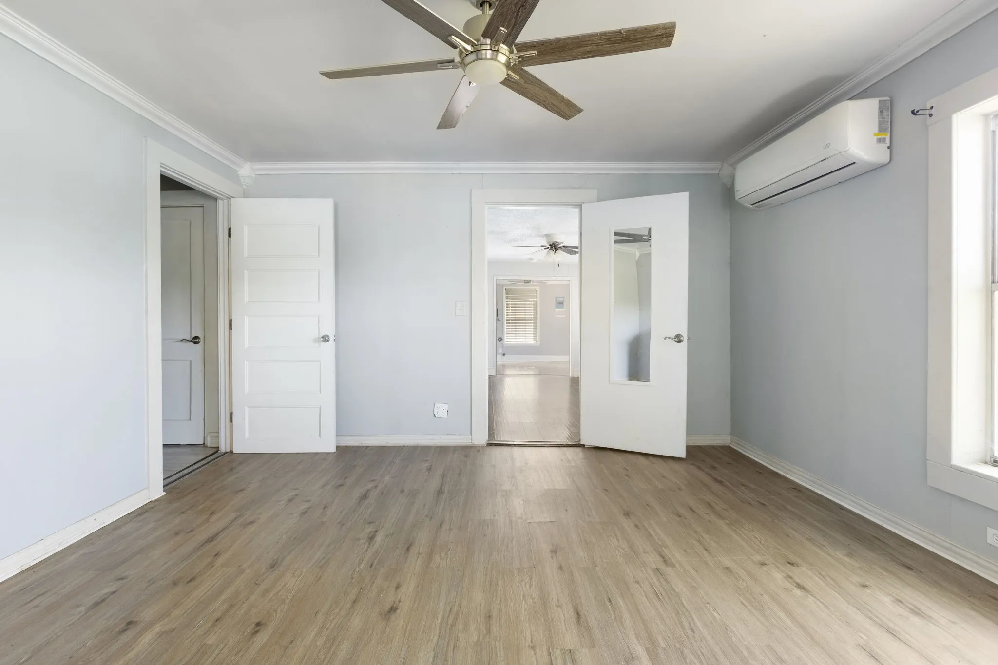 Single Family Residence For Sale in Red River (TX) County , 50 County Road 2123, Clarksville, Texas 75426, 2 Bedrooms, 1 Bathroom, Garage spaces, 1,248 Sqft, built in 1946, Price $110,000, mls#21063284, Real Estate Agent in Clarksville, Homes For Sale in Red River (TX) county, Homes For Sale in Clarksville, Realtor in Clarksville Texas, Real Estate Brokerage Independent Realty Texas, Luminita Cordes Realtor