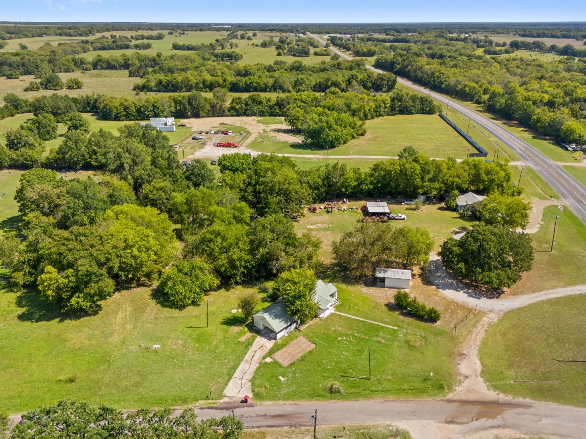 Single Family Residence For Sale in Red River (TX) County , 50 County Road 2123, Clarksville, Texas 75426, 2 Bedrooms, 1 Bathroom, Garage spaces, 1,248 Sqft, built in 1946, Price $110,000, mls#21063284, Real Estate Agent in Clarksville, Homes For Sale in Red River (TX) county, Homes For Sale in Clarksville, Realtor in Clarksville Texas, Real Estate Brokerage Independent Realty Texas, Luminita Cordes Realtor