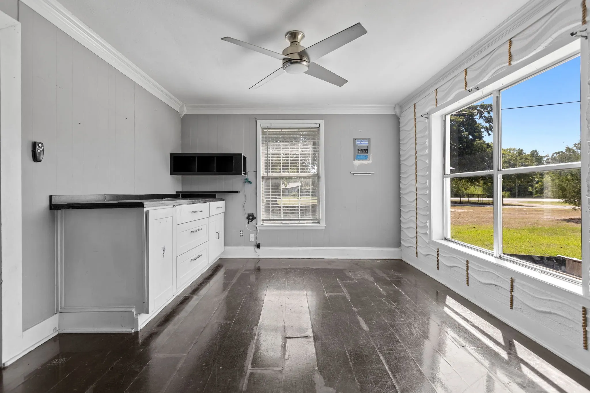 Single Family Residence For Sale in Red River (TX) County , 50 County Road 2123, Clarksville, Texas 75426, 2 Bedrooms, 1 Bathroom, Garage spaces, 1,248 Sqft, built in 1946, Price $110,000, mls#21063284, Real Estate Agent in Clarksville, Homes For Sale in Red River (TX) county, Homes For Sale in Clarksville, Realtor in Clarksville Texas, Real Estate Brokerage Independent Realty Texas, Luminita Cordes Realtor