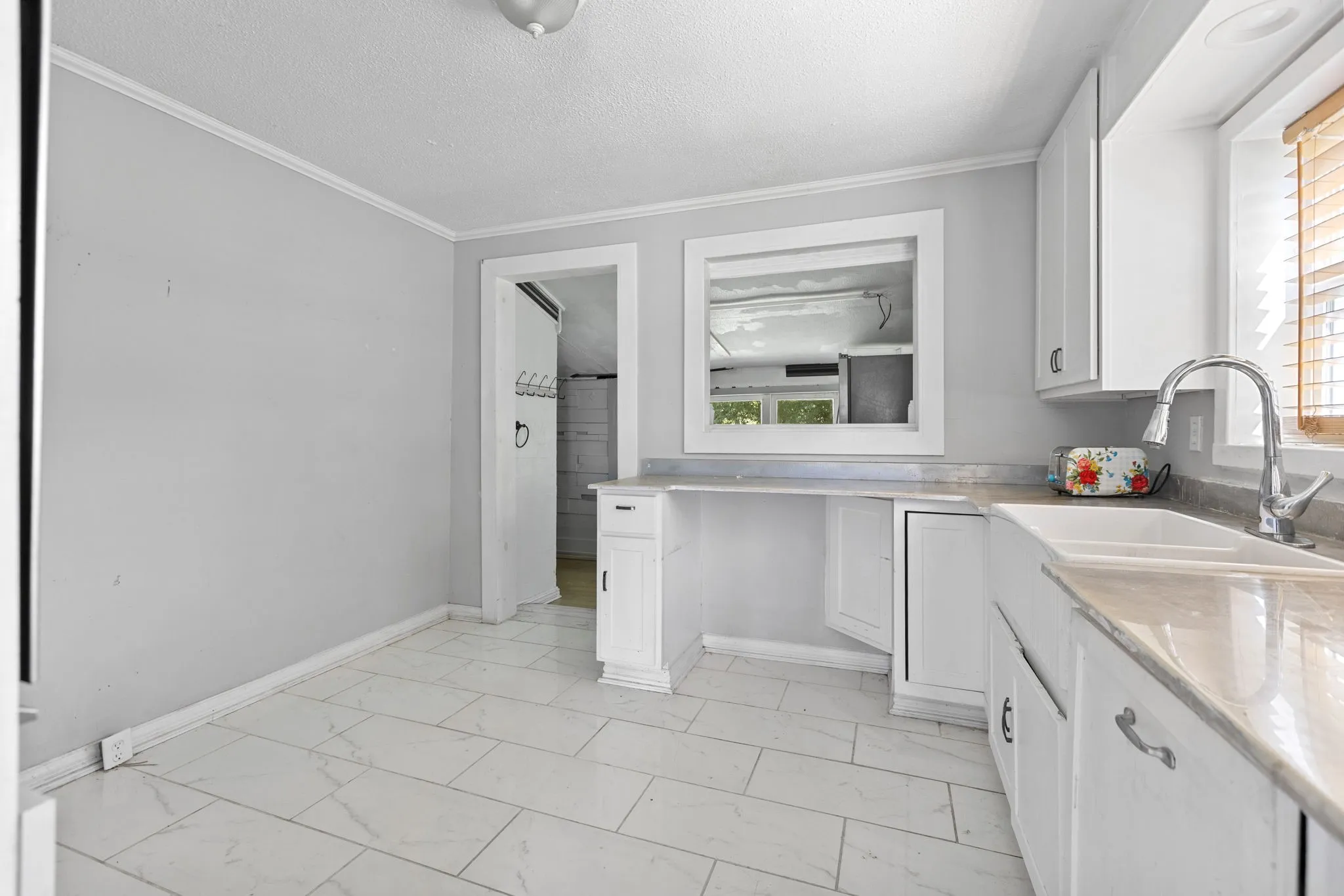 Single Family Residence For Sale in Red River (TX) County , 50 County Road 2123, Clarksville, Texas 75426, 2 Bedrooms, 1 Bathroom, Garage spaces, 1,248 Sqft, built in 1946, Price $110,000, mls#21063284, Real Estate Agent in Clarksville, Homes For Sale in Red River (TX) county, Homes For Sale in Clarksville, Realtor in Clarksville Texas, Real Estate Brokerage Independent Realty Texas, Luminita Cordes Realtor