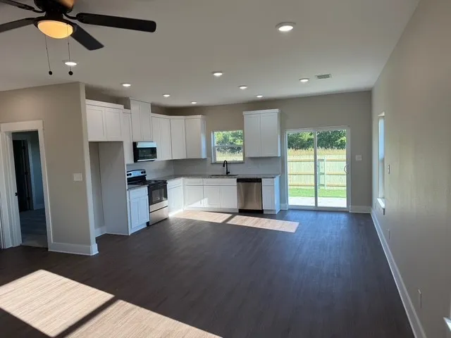 Single Family Residence For Sale in Grayson County , 309 Garland Road, Bells, Texas 75414, 3 Bedroom, 2 Bathroom, 2 Garage spaces, 1,467 Sqft, built in 2025, New Construction - Complete, mls#21074923, Real Estate Agent in Bells, Homes For Sale in Grayson county, Homes For Sale in Bells, Realtor in Bells Texas, Real Estate Brokerage Independent Realty Texas, Luminita Cordes Realtor
